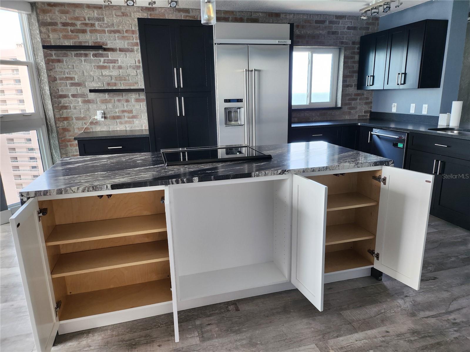 Kitchen cabiinet