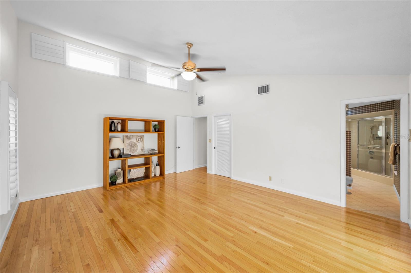 2nd bedroom with access to Jack and Jill bathroom