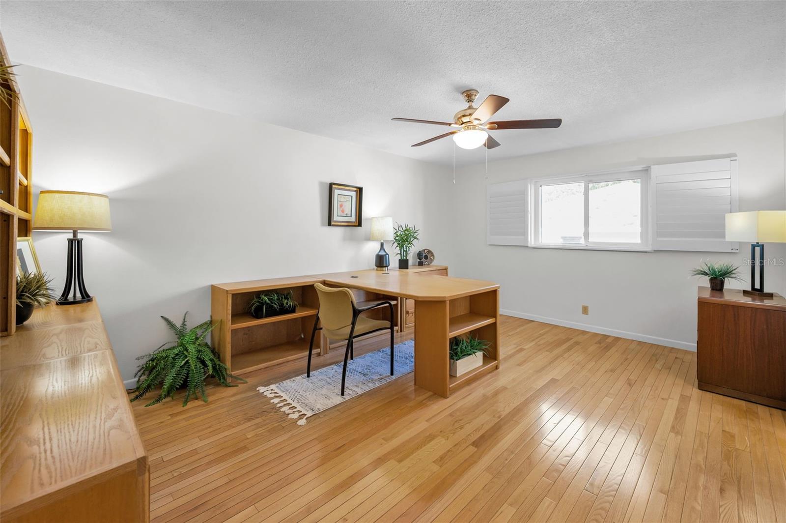 3rd bedroom currently used as an office