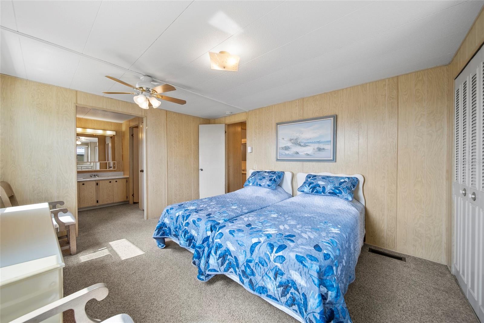 NICE SIZE MAIN BEDROOM