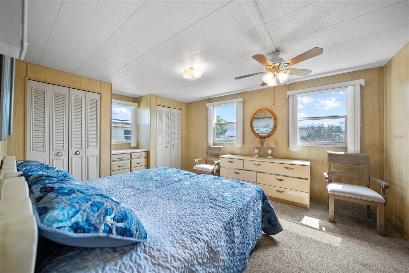 MAIN BEDROOM, 3 CLOSETS