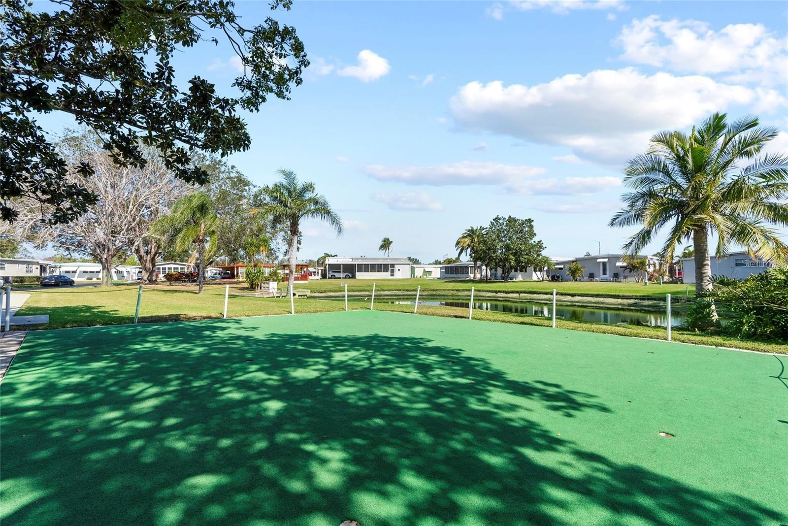 PARK AREA PUTTING GREEN