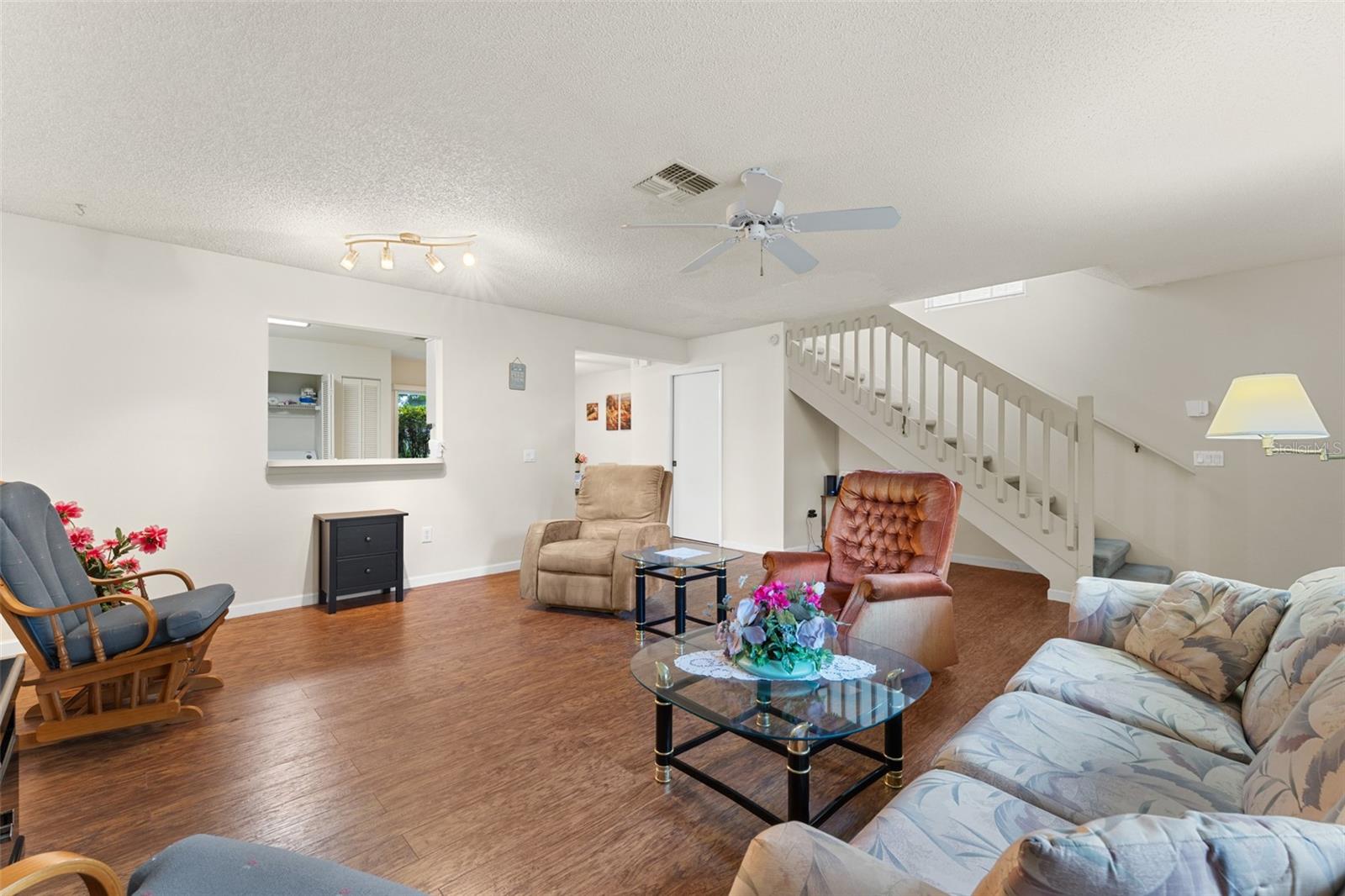 There are many options for big furniture