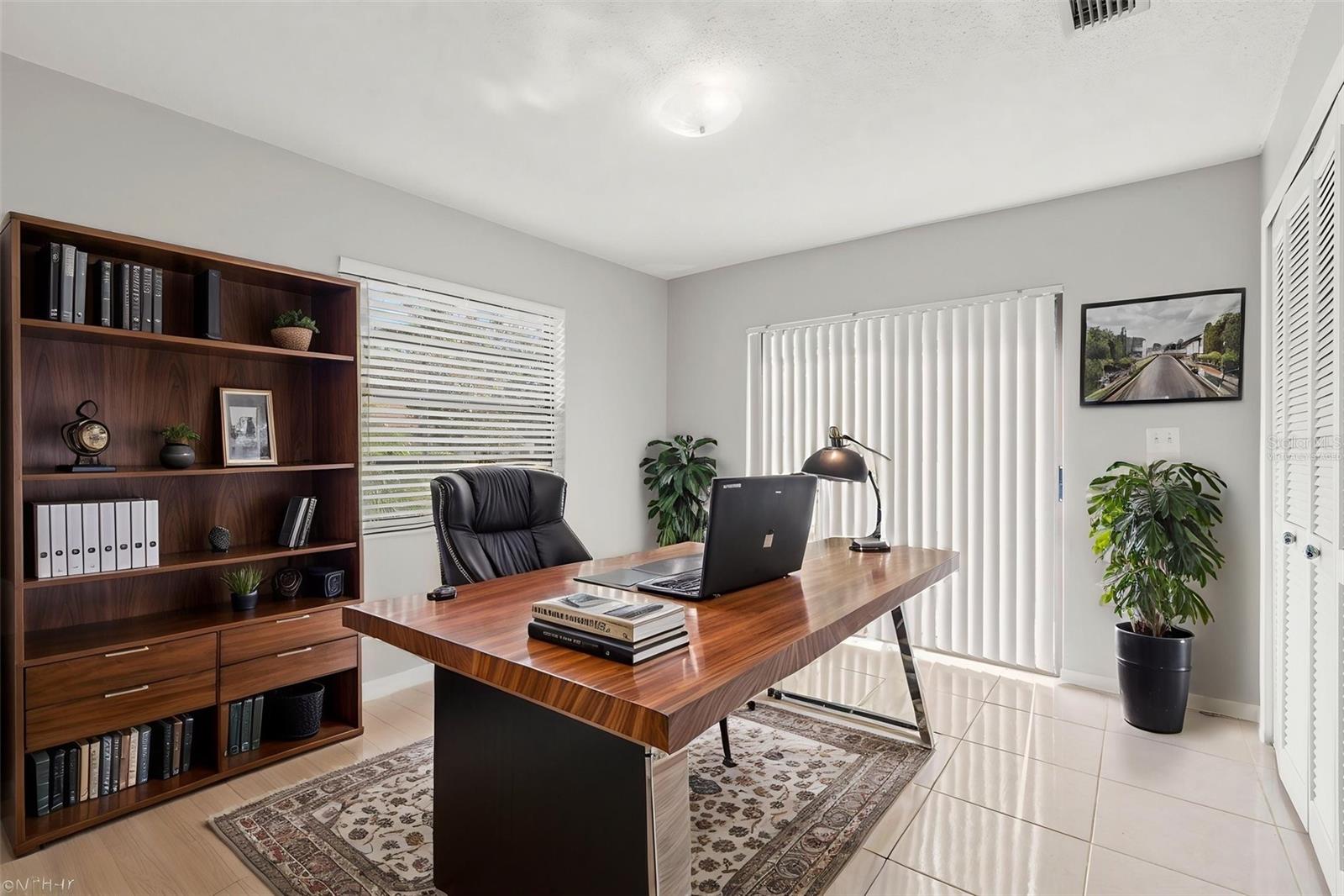 VIRTUALLY STAGED OFFICE/BEDROOM 4