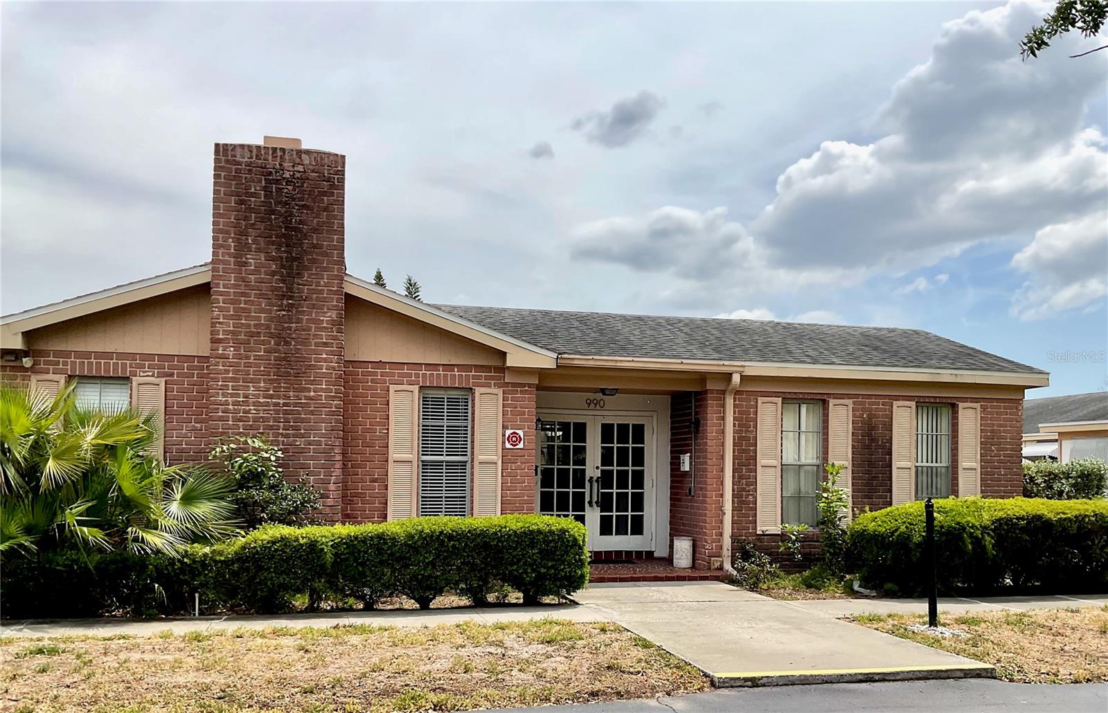 21-Clubhouse