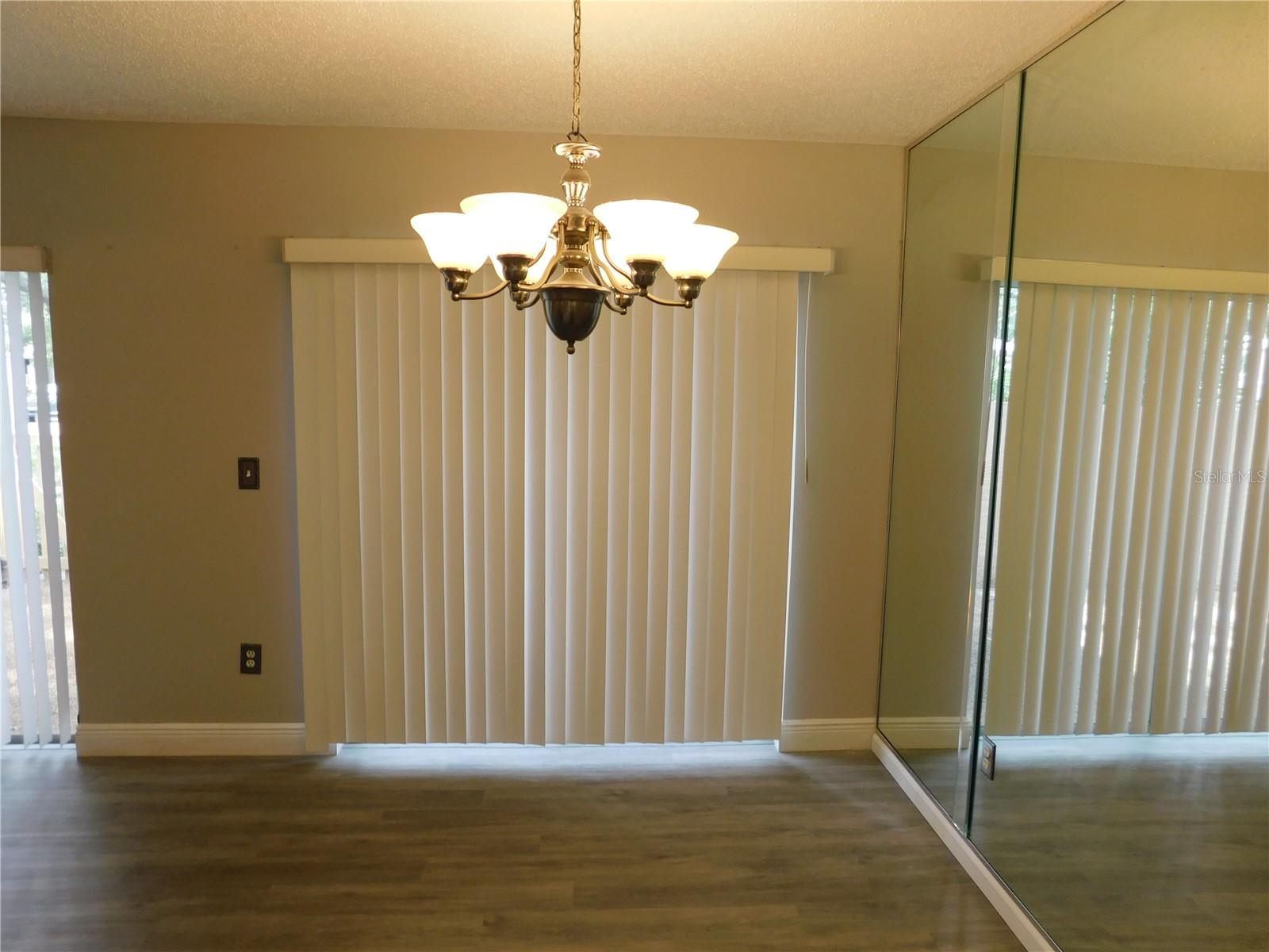Dining Area, Engineer Hardwood