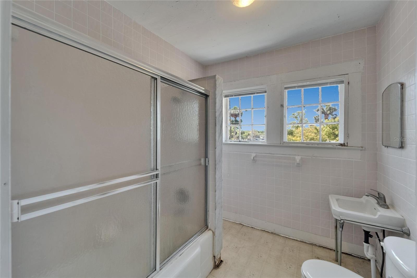 Upstairs Hall Bath