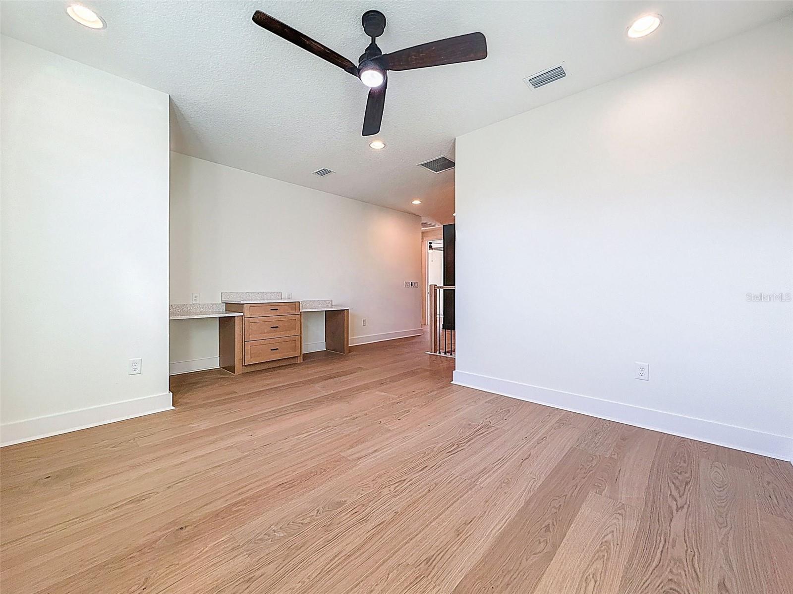 Bonus Room/Flex Space