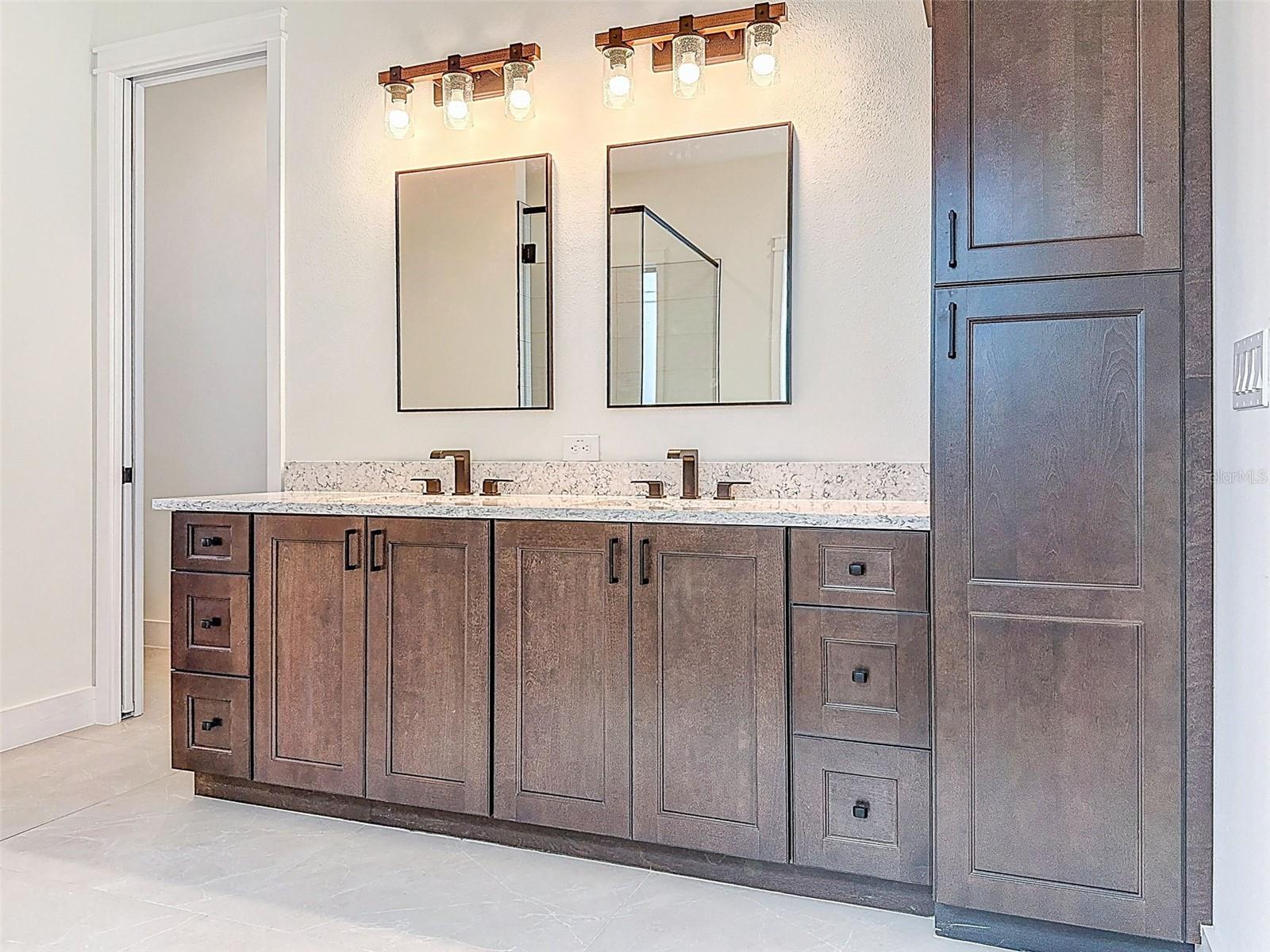 Owners Bath with dual Sinks