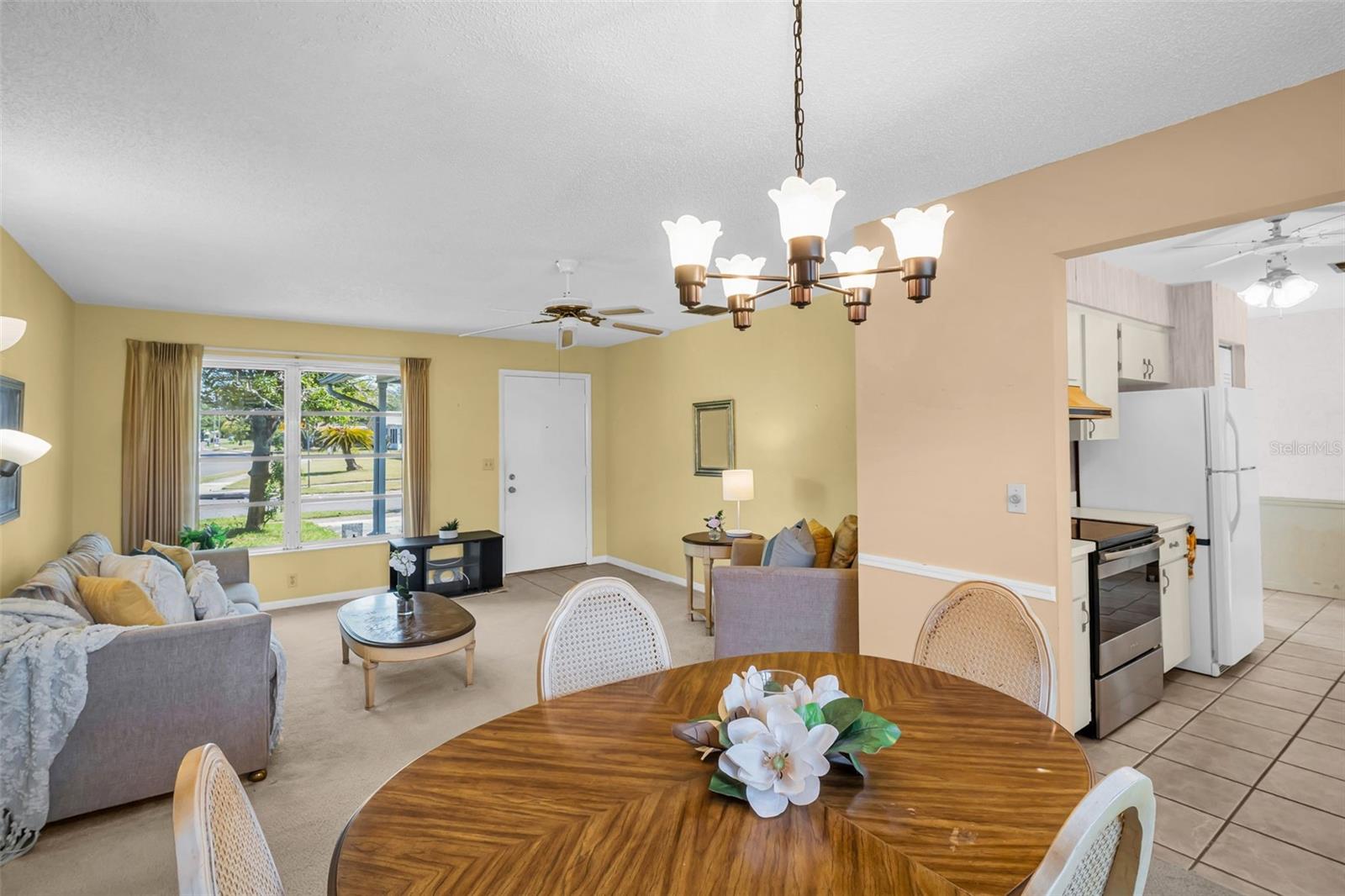 Kitchen conveniently located off living/dining room combo making entertaining a breeze~