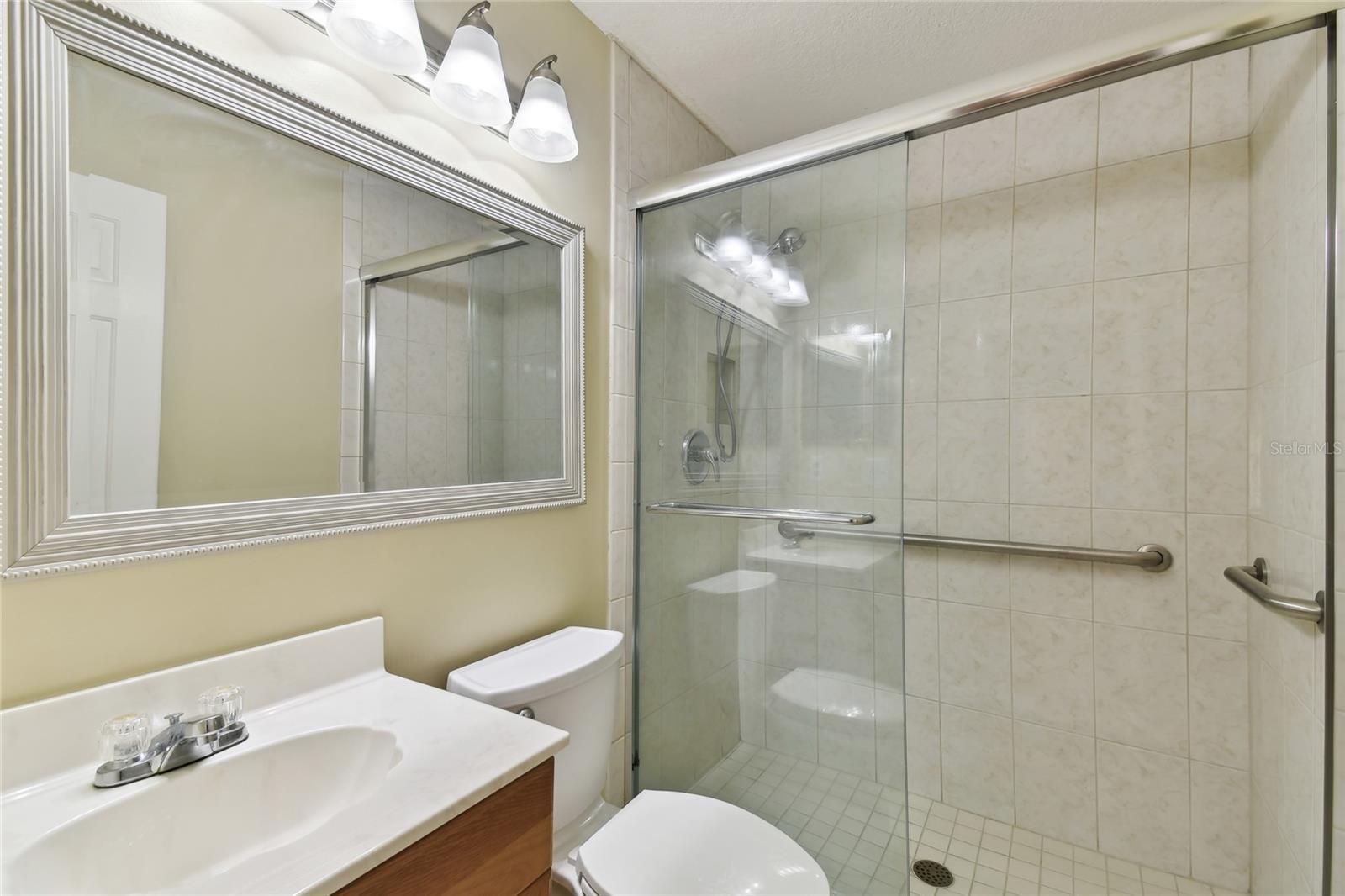 3rd bath room near pool/back patio