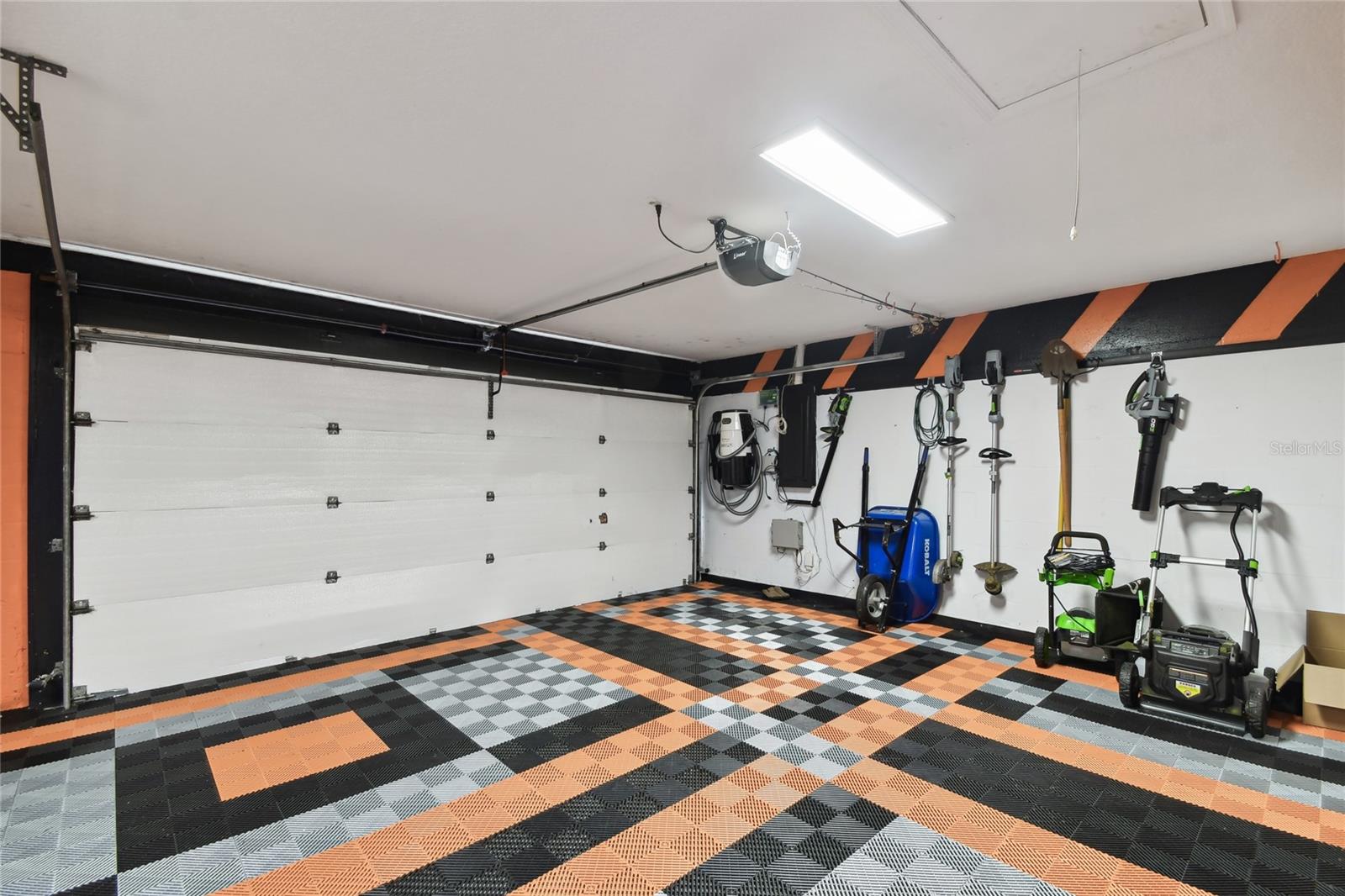 3 car Garage