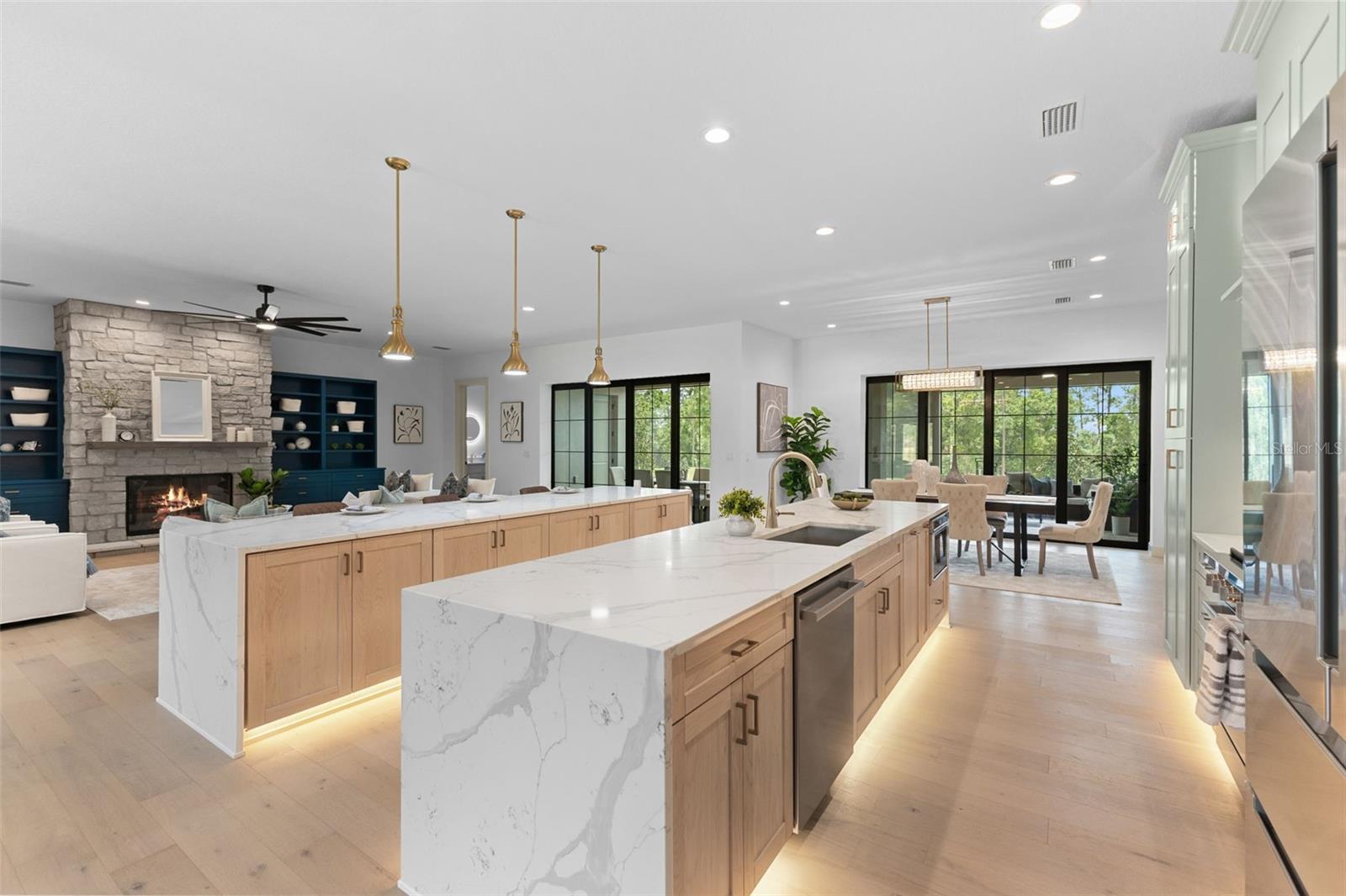 Double Island with foot lighting