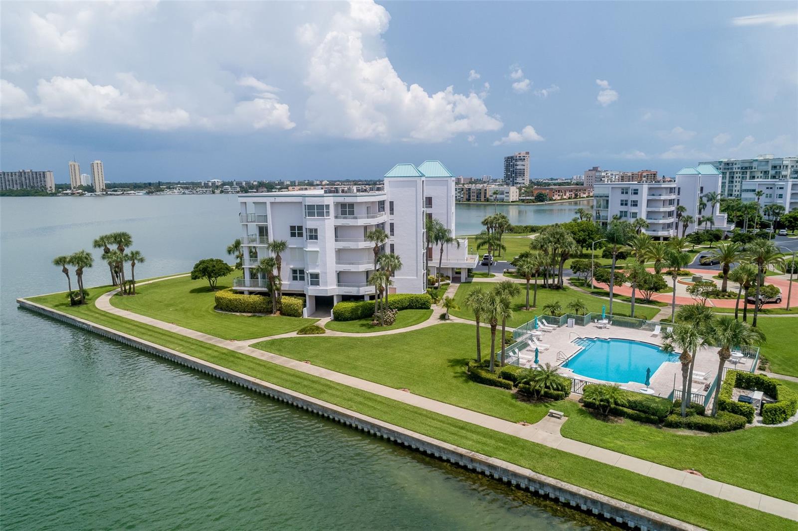 End of Coral Pointe