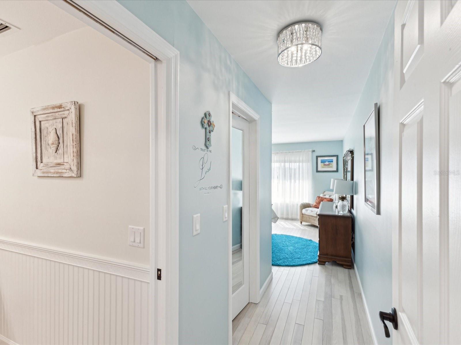 ENTRANCE TO PRIMARY SUITE