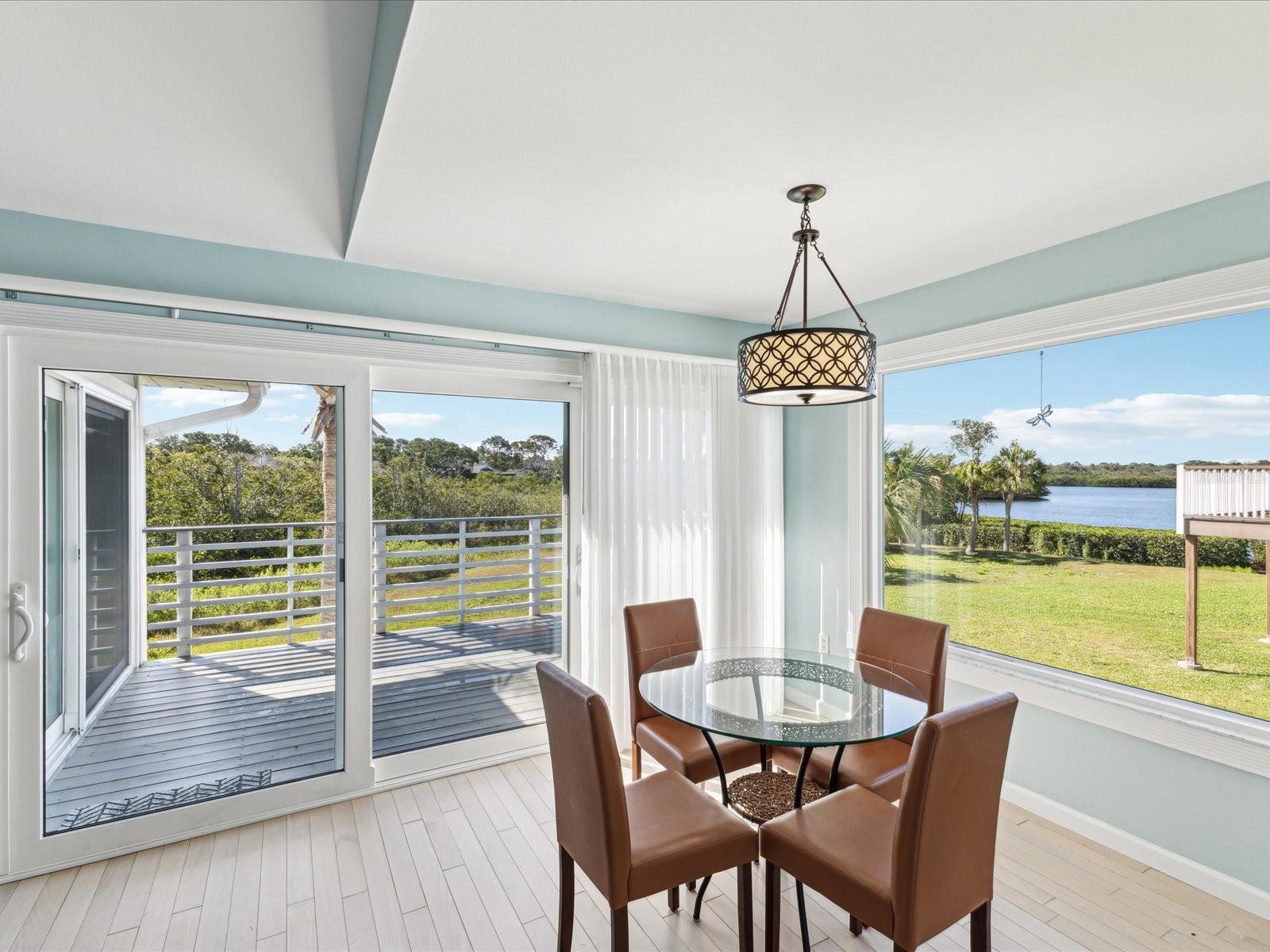 ENJOY MEALS WITH THIS STUNNING VIEW