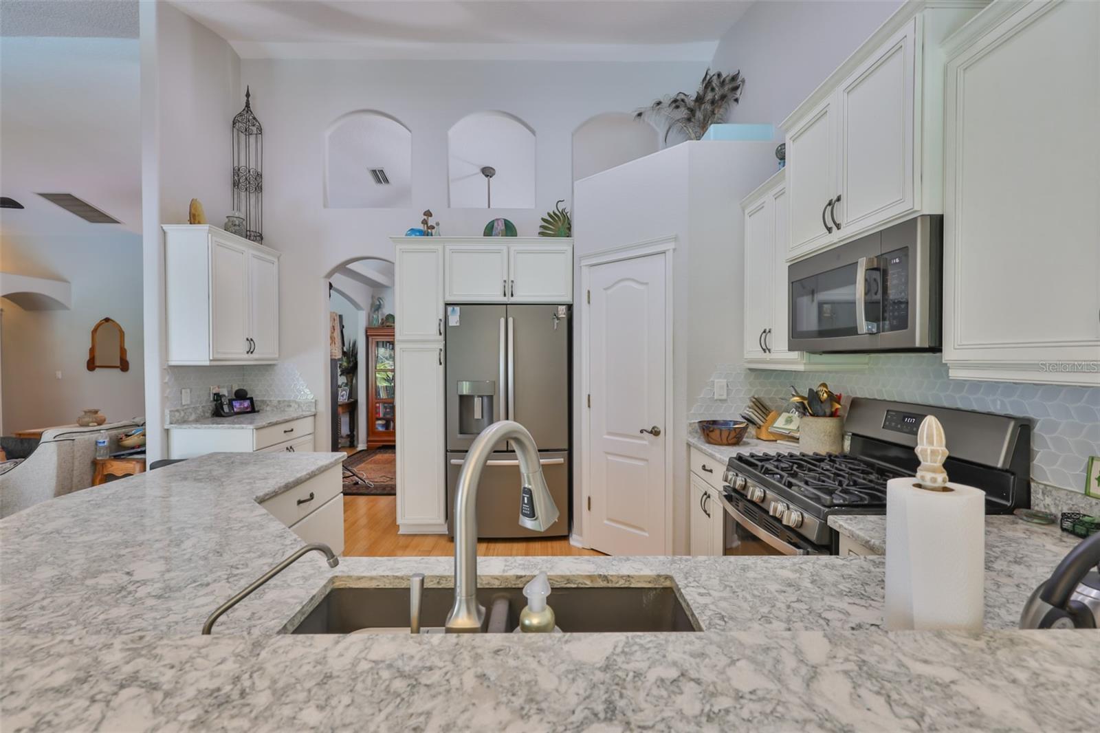 Gorgeous quartz! Reverse Osmosis Drinking Water at sink