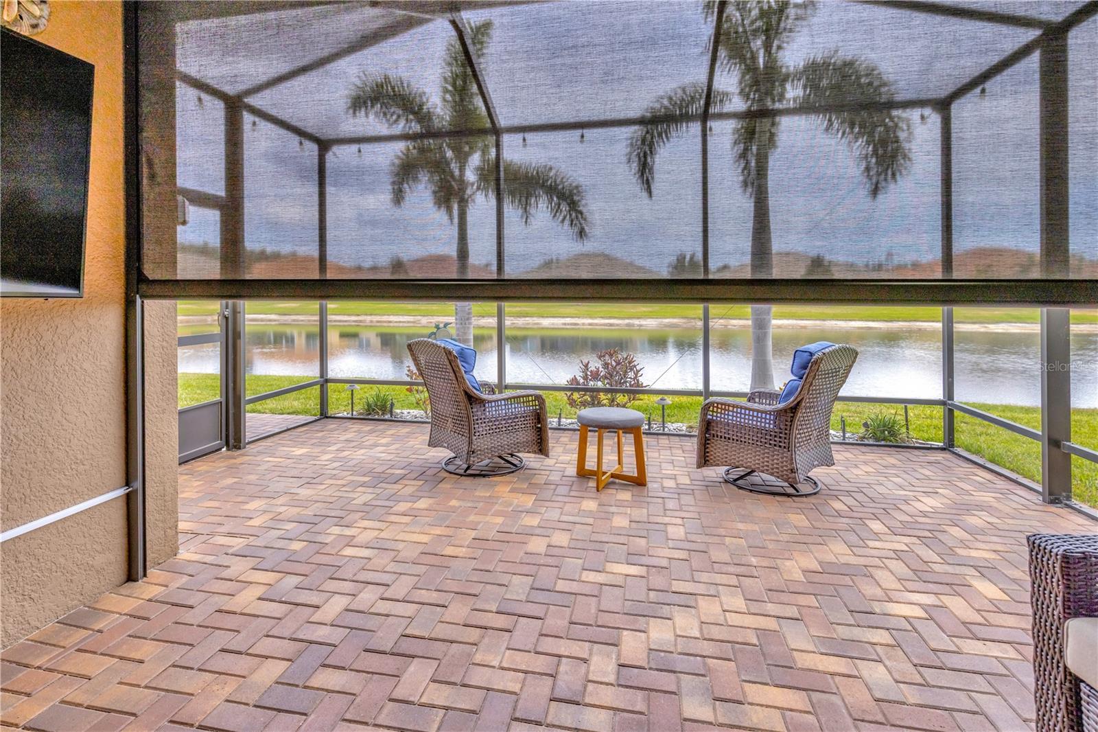Lanai with enclosure screen