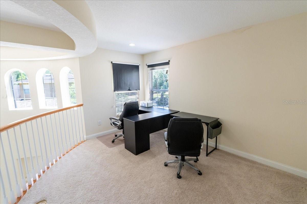 Second level sitting/Office area