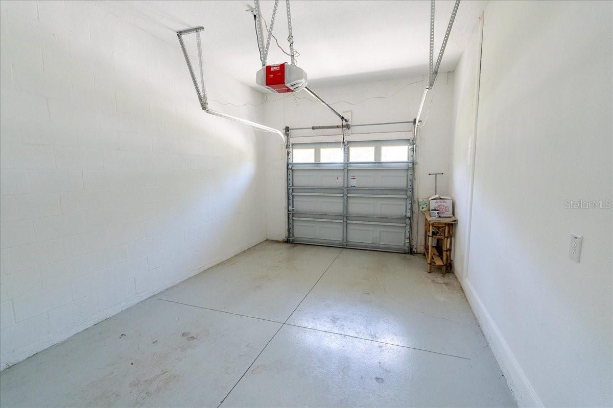 Single car garage detach from double car garage