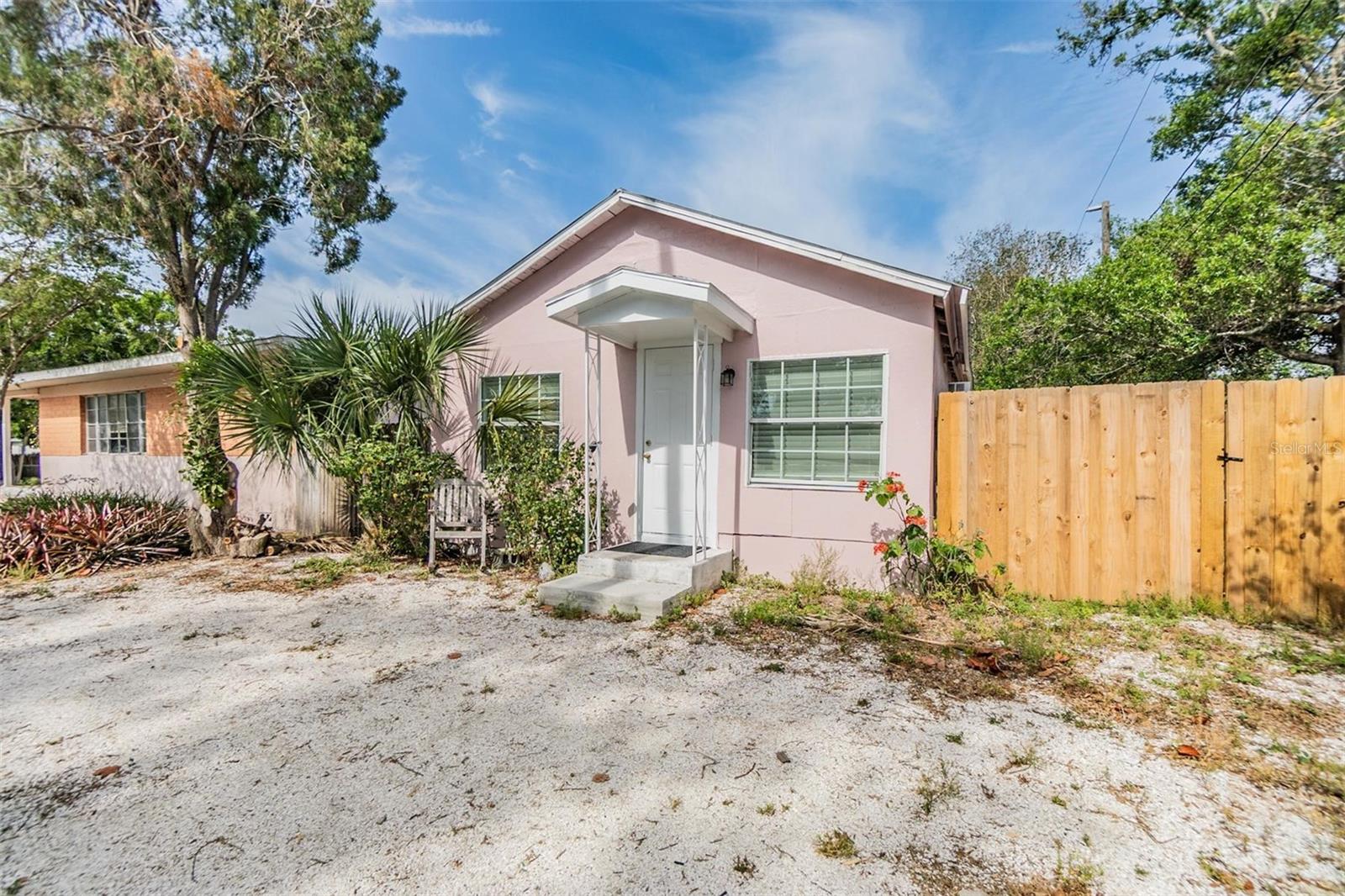 2nd Dwelling 1bed/1bath home with Great room & Kitchen