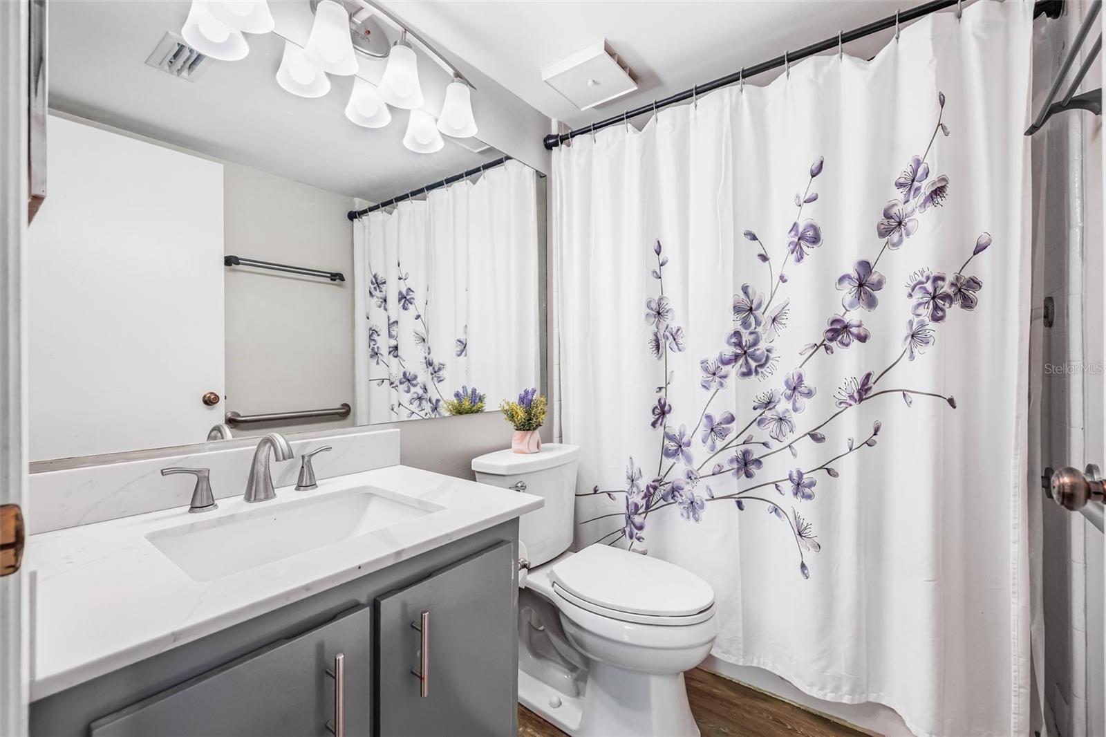 Master bathroom comes with a nice vanity/granite countertop.