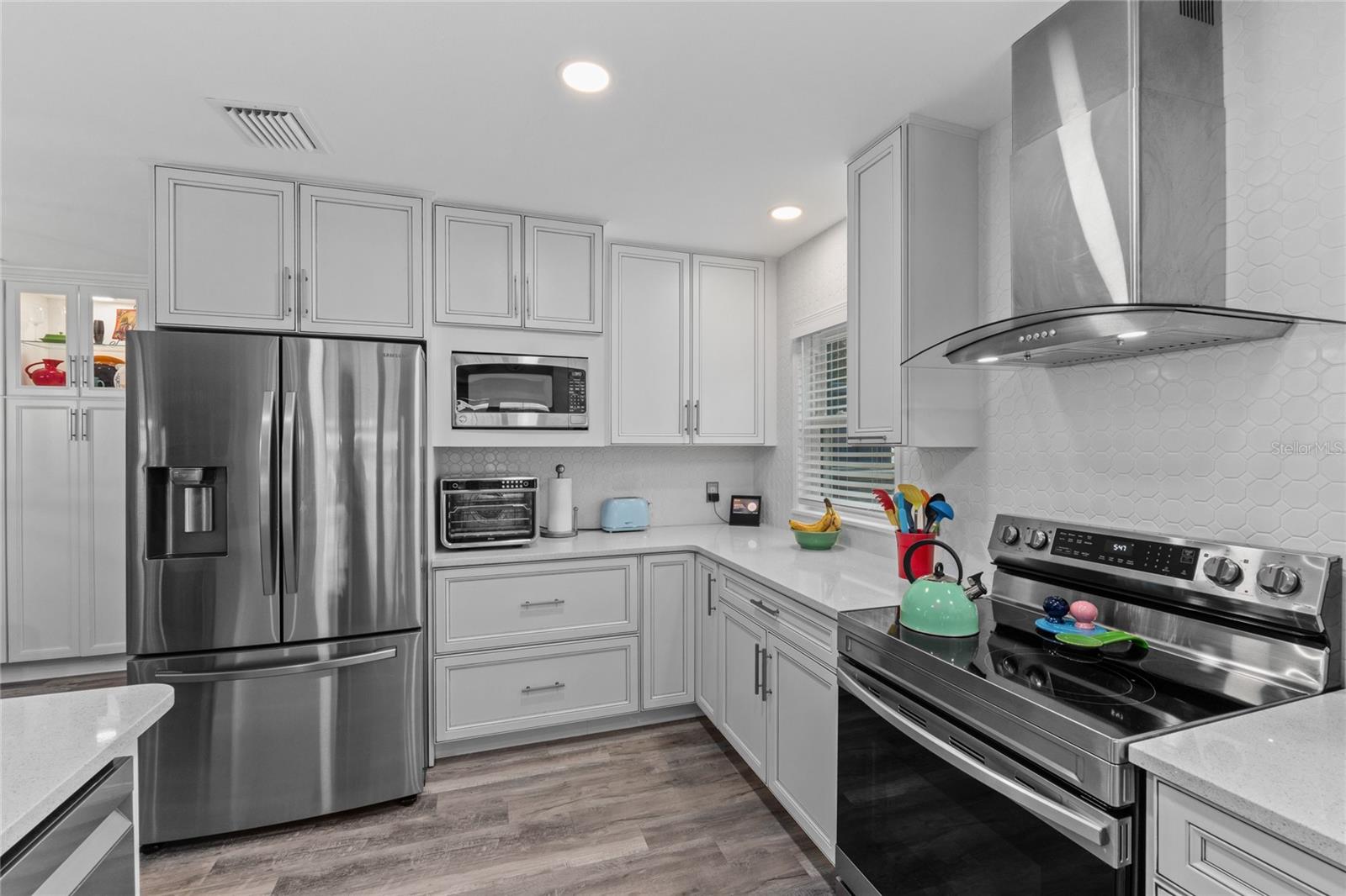 The layout of the Kitchen is a Chef's dream