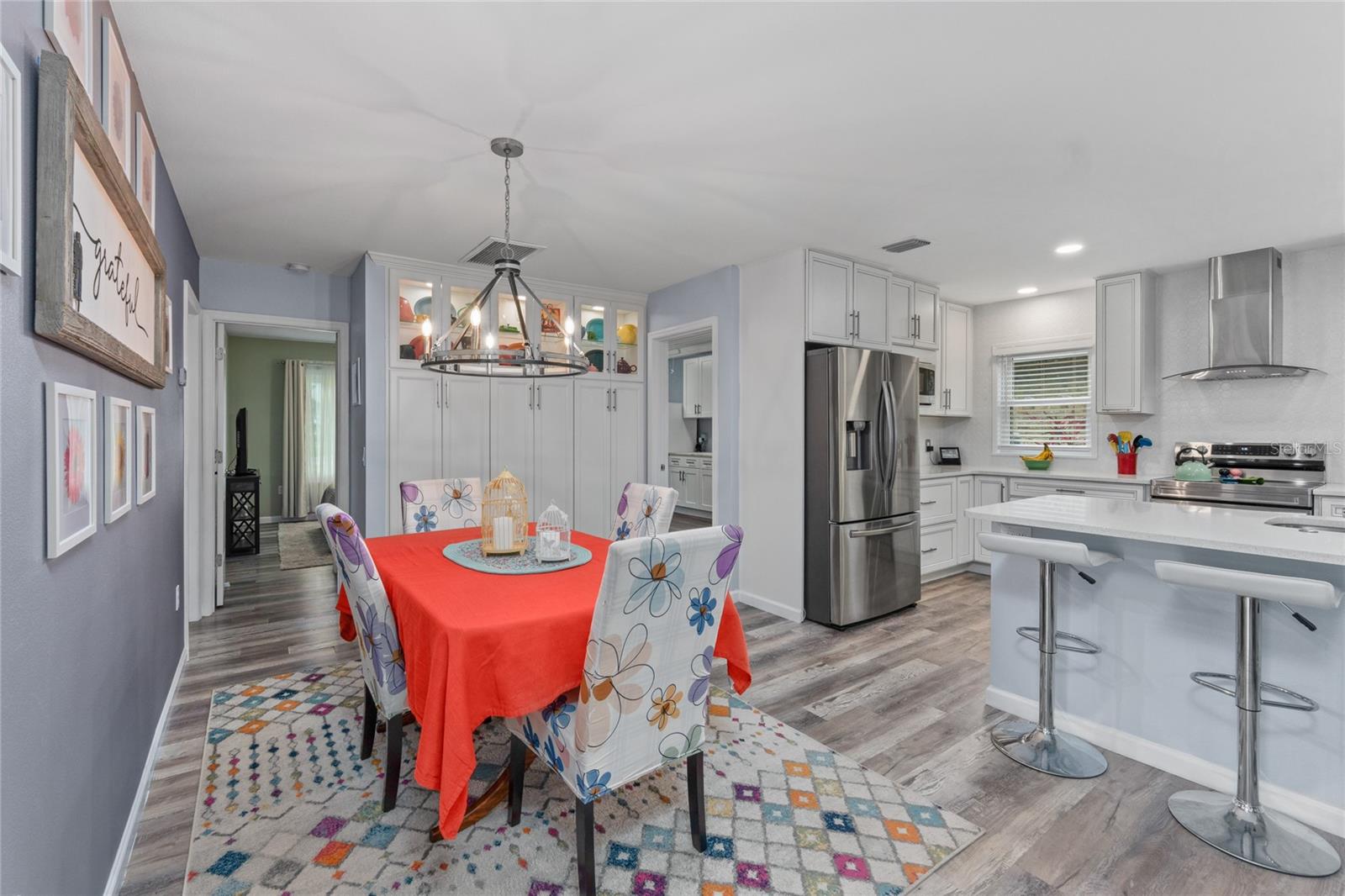 Open floorplan Kitchen flows seamlessly to the Dining Room