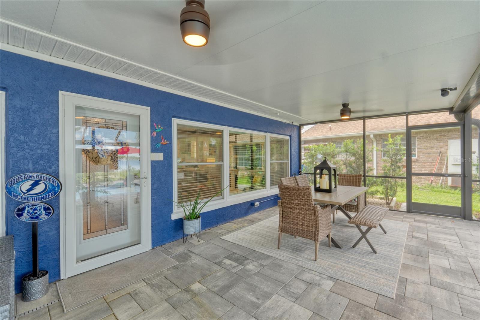 This is the perfect space to dine Al Fresco after a day in the pool or on the Lake