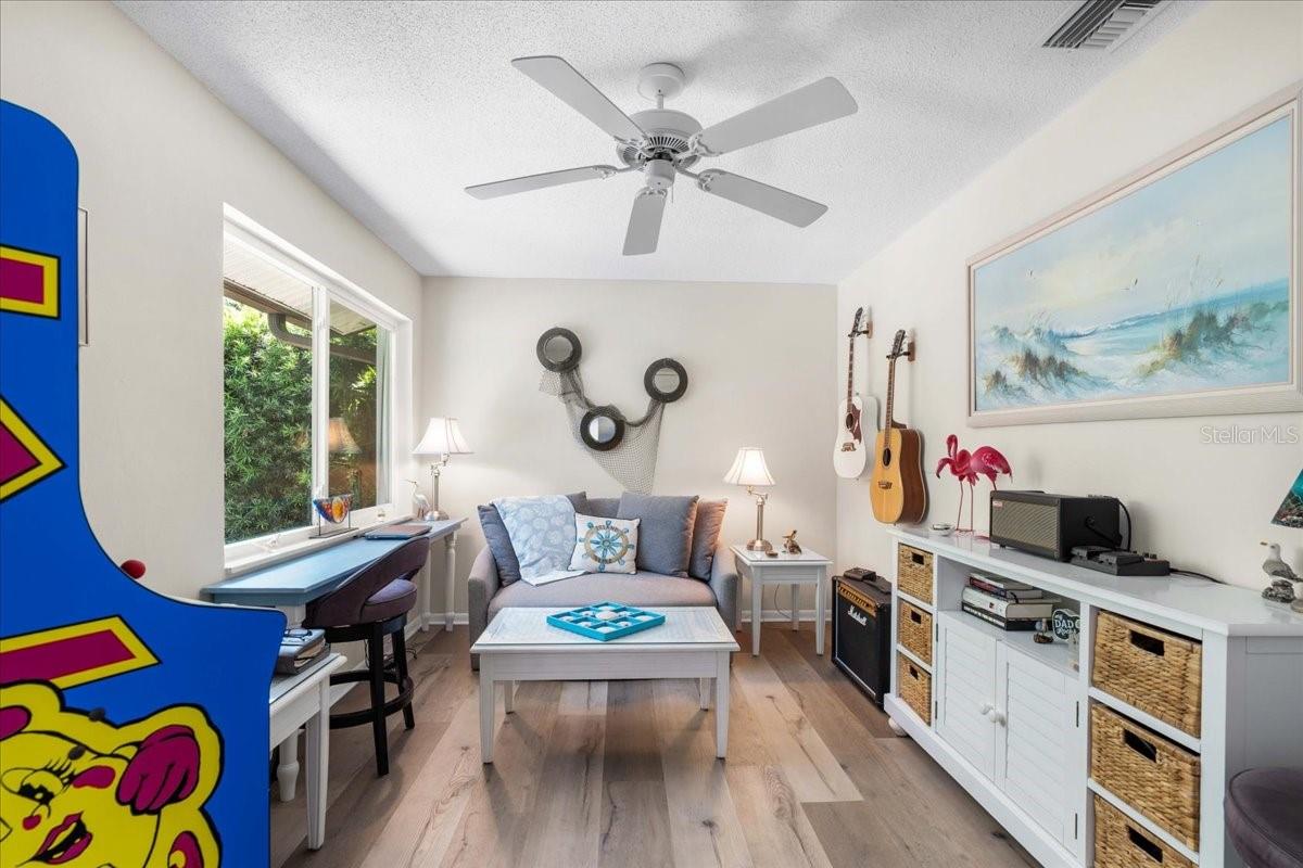 Third bedroom or office space