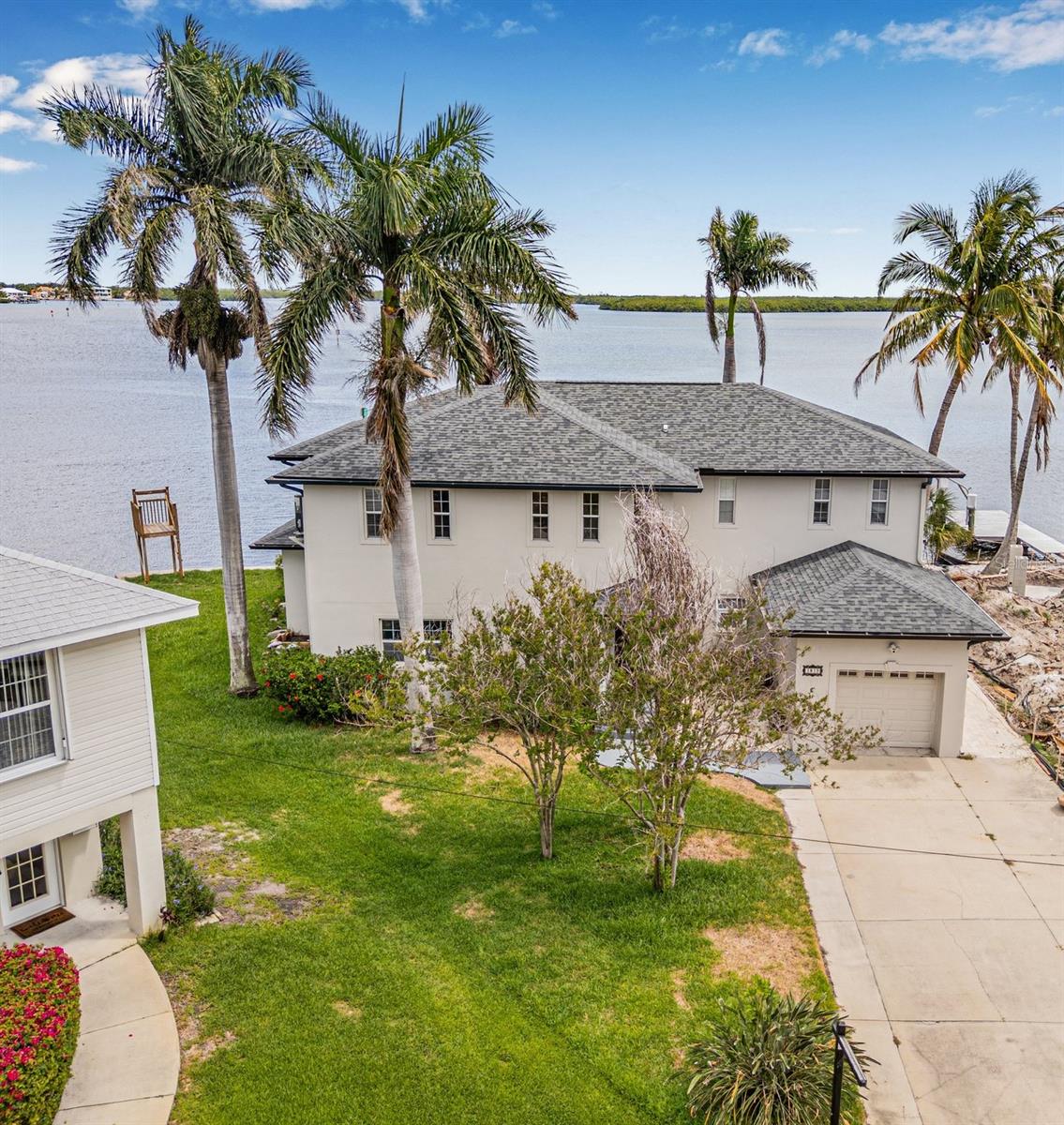 90 FT OF WATERFRONT