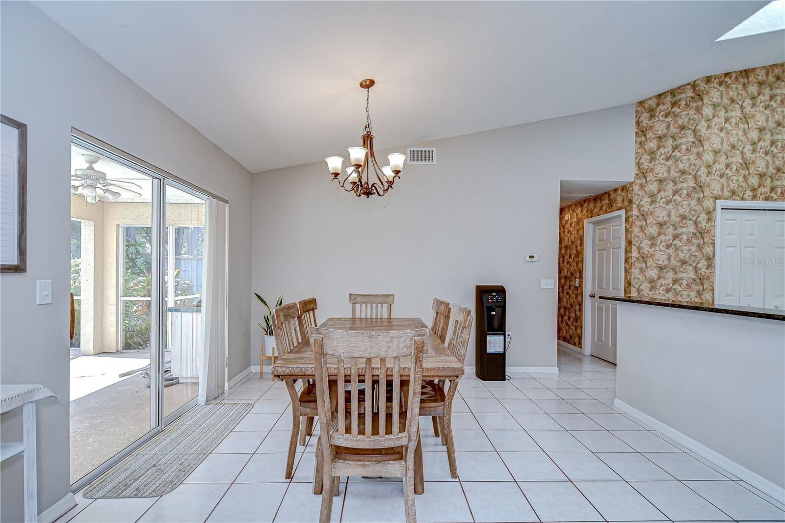Bright breakfast nook!