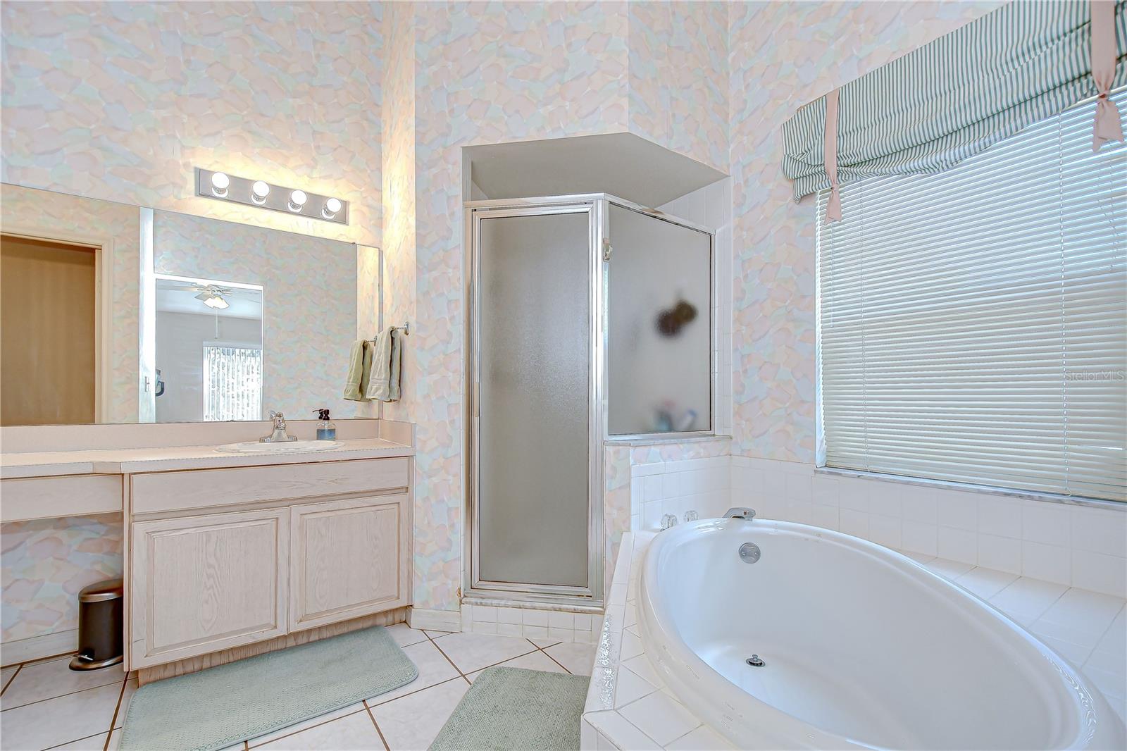 En-suite bathroom!