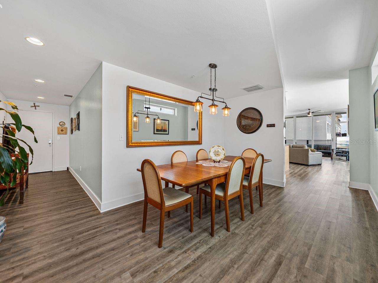 Large open dining room area perfect for entertaining.