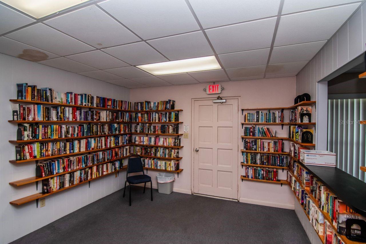 So many books to choose from!