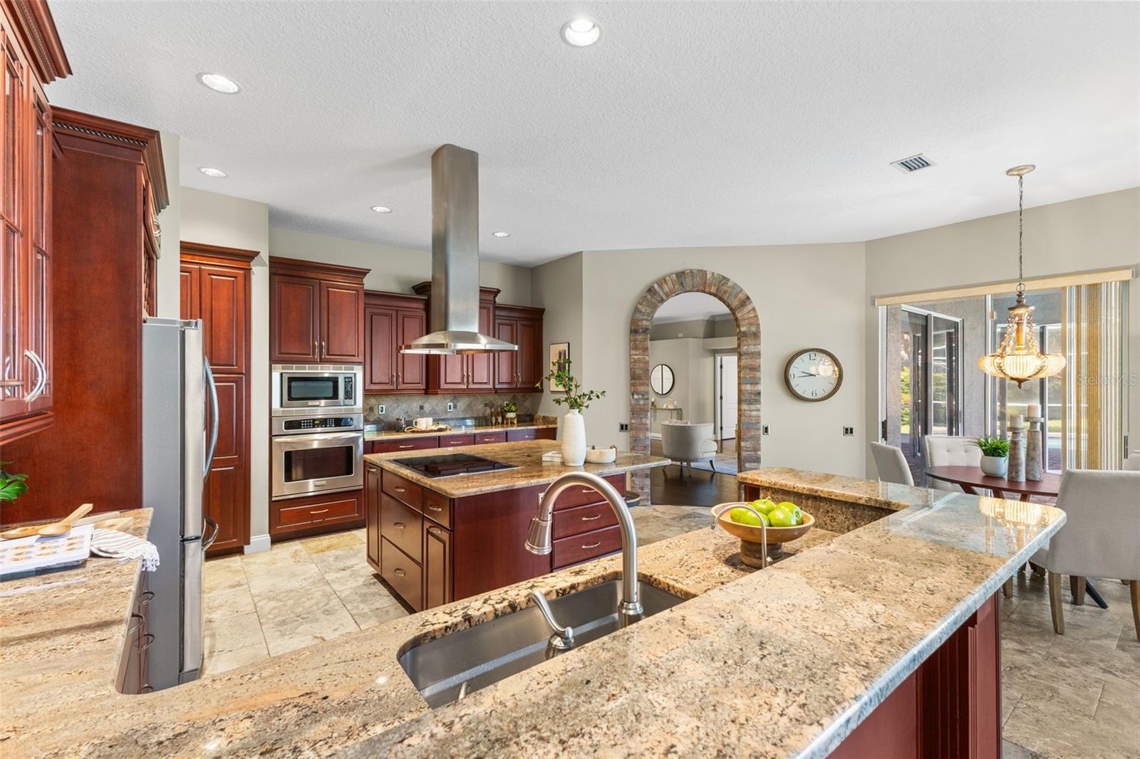 Large Breakfast Bar Area