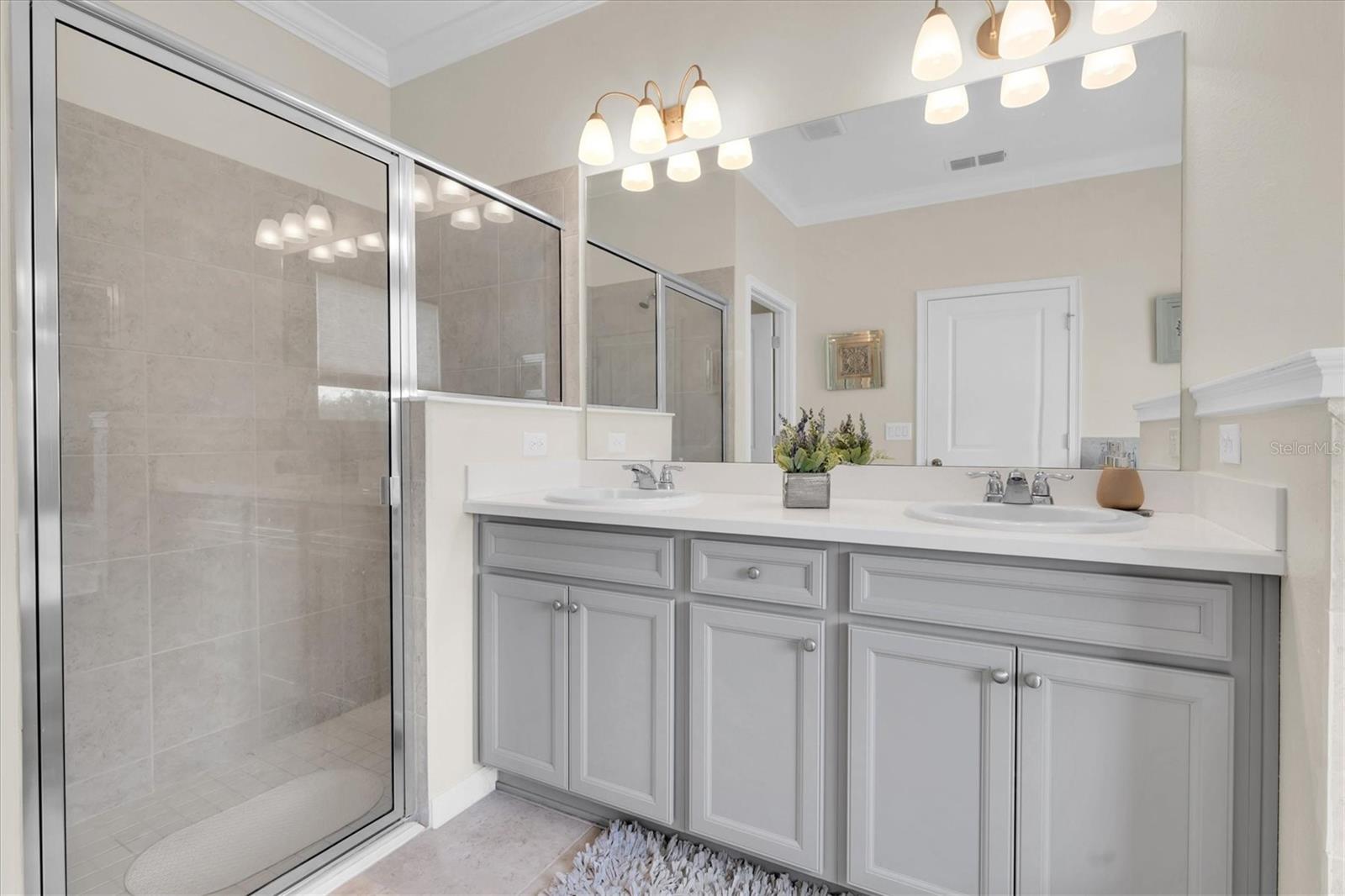 En Suite Bath