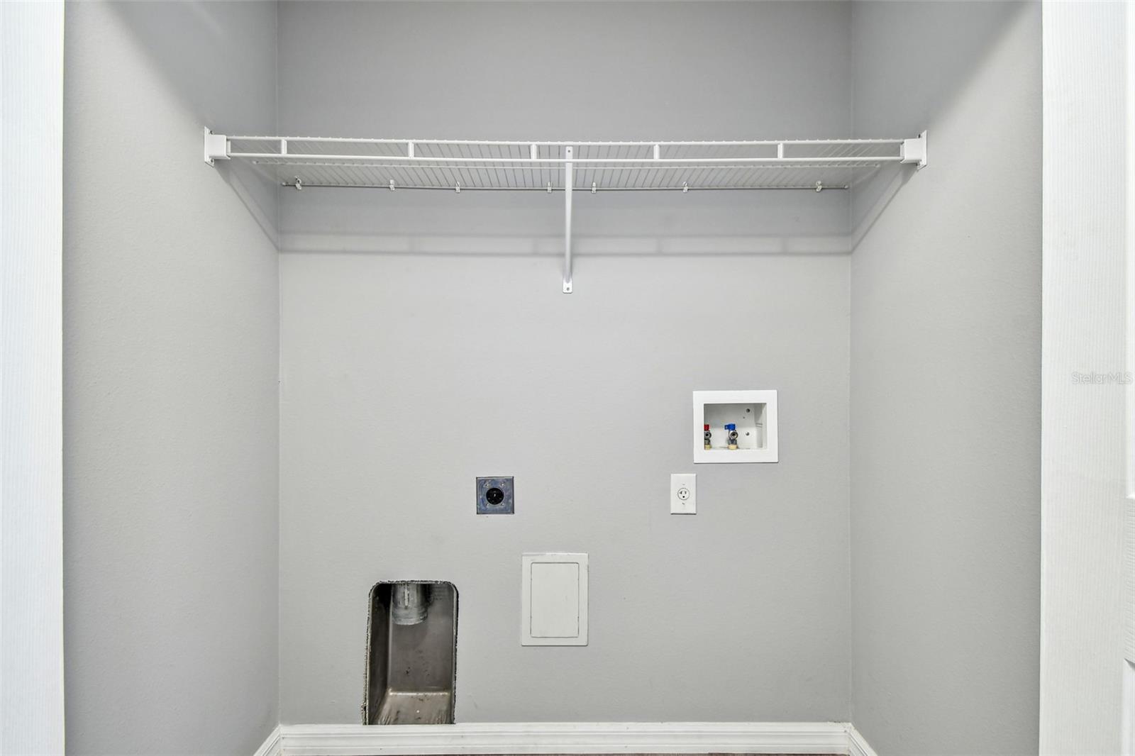 Washer/Dryer Closet
