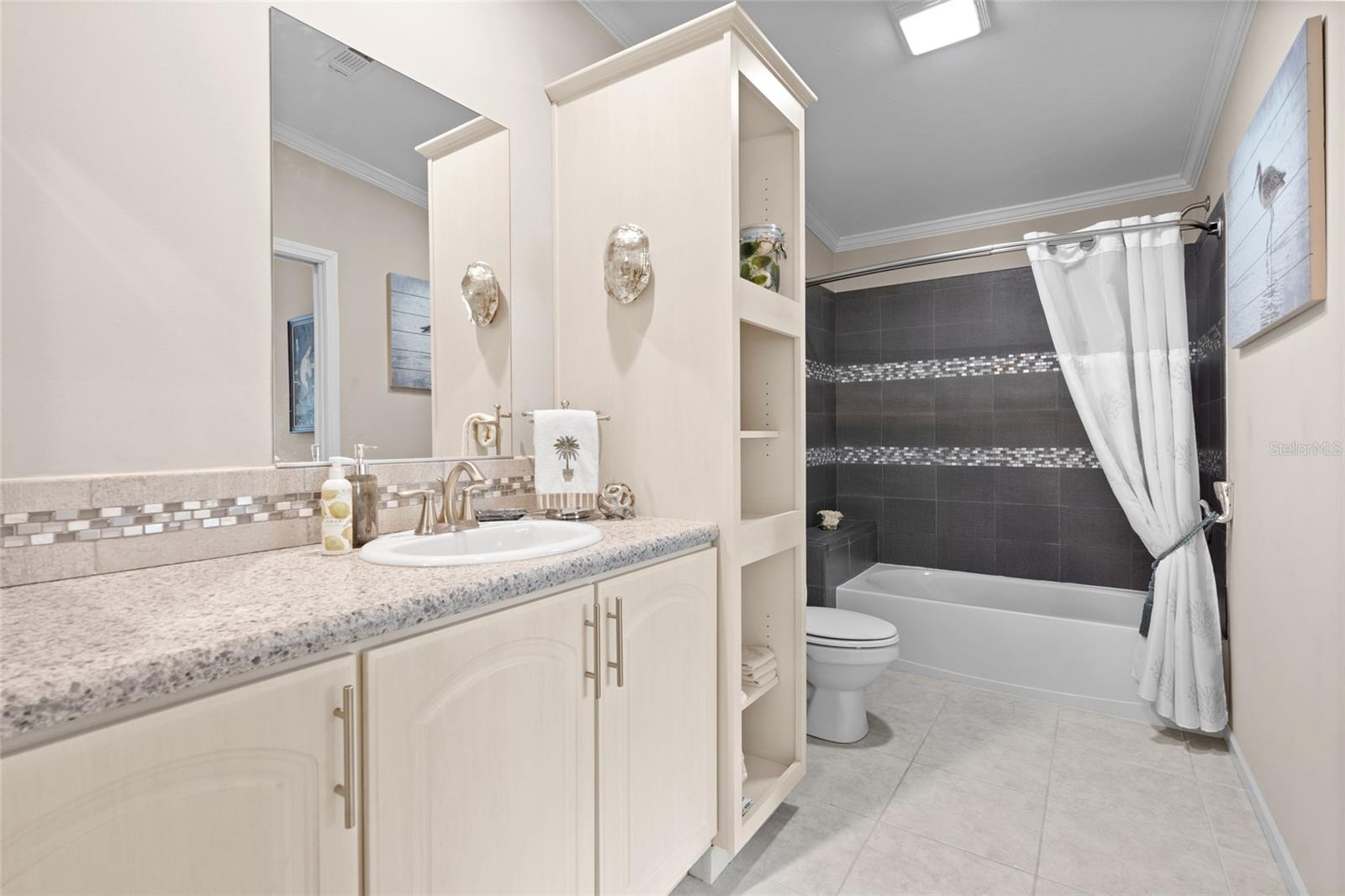 Bathroom En Suite to Bedroom 2