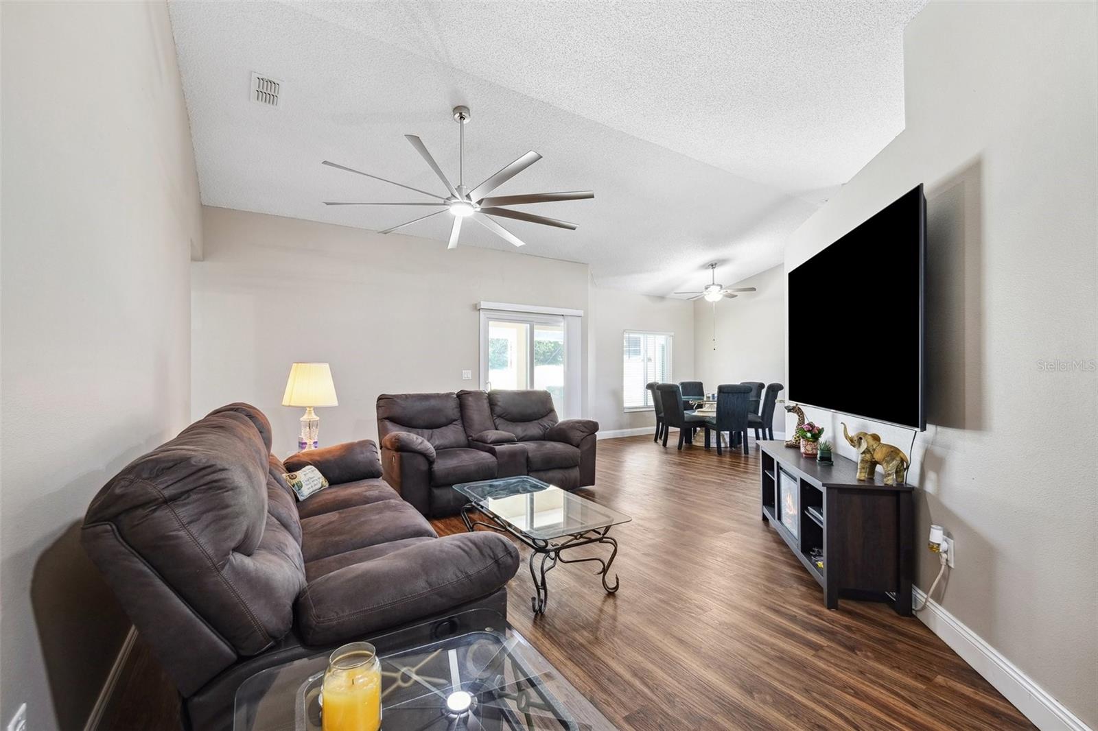 Living Rm/Dining Rm