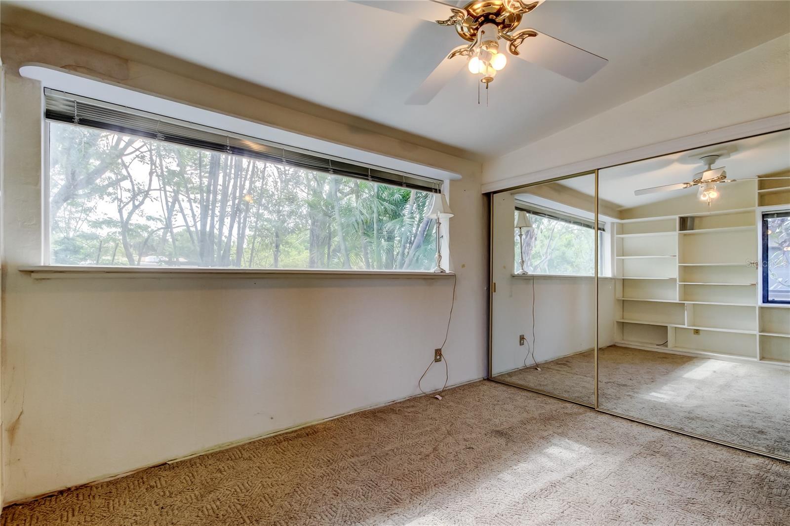 Large window 2nd br.