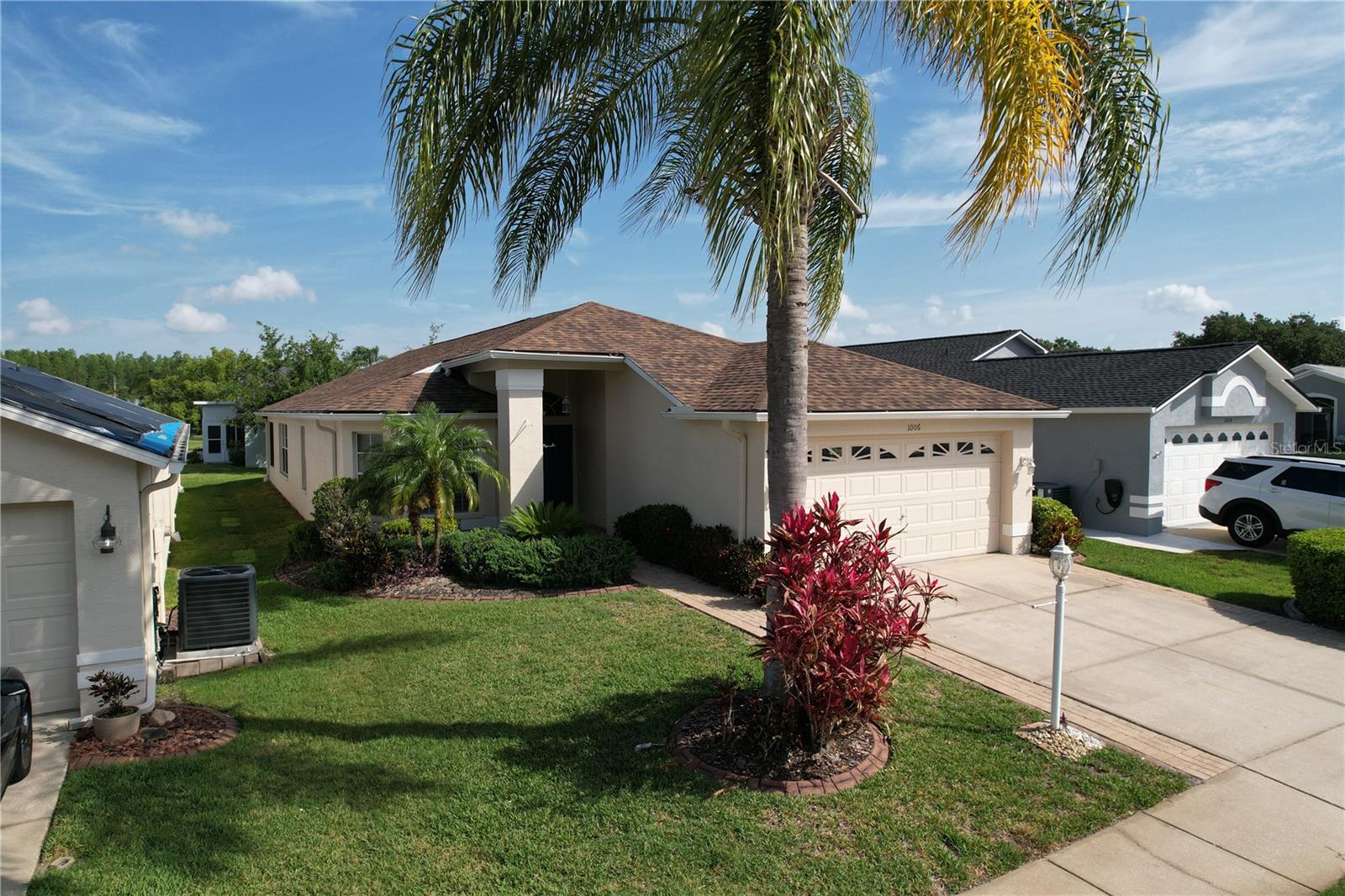 Welcoming landscaping