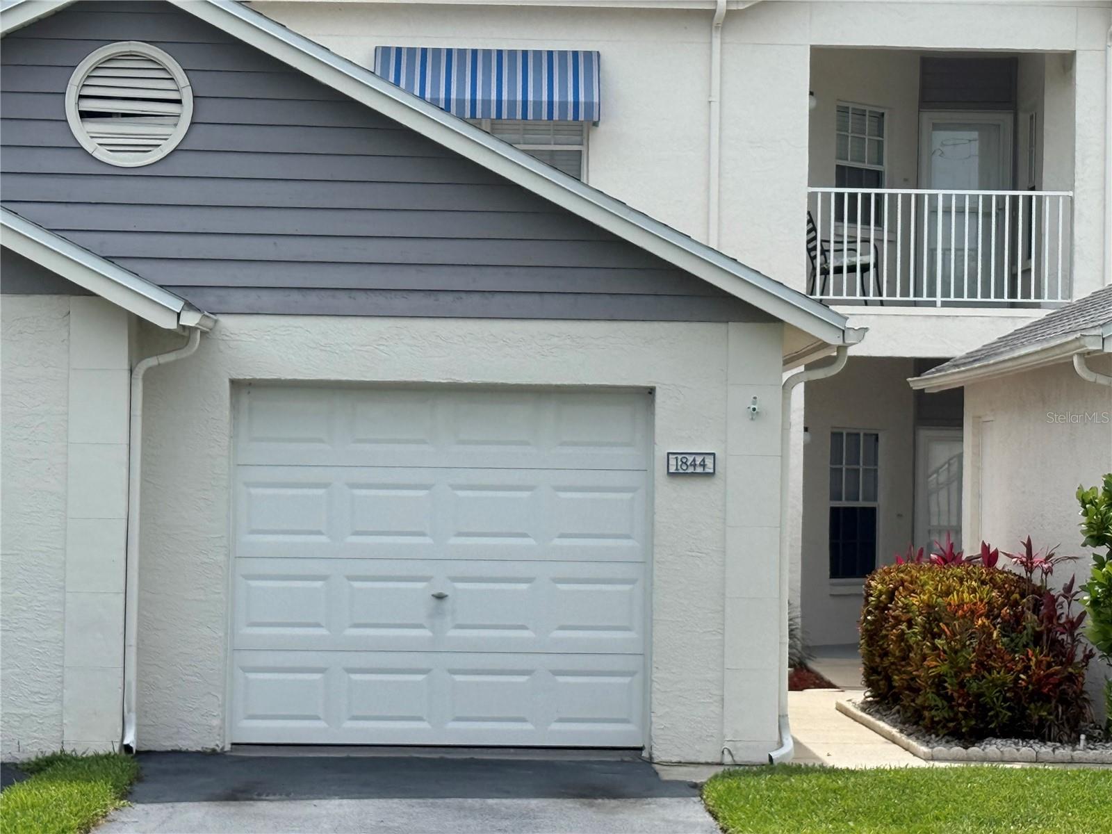 One car garage