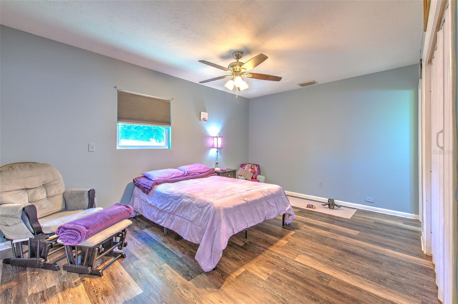 Secondary bedroom