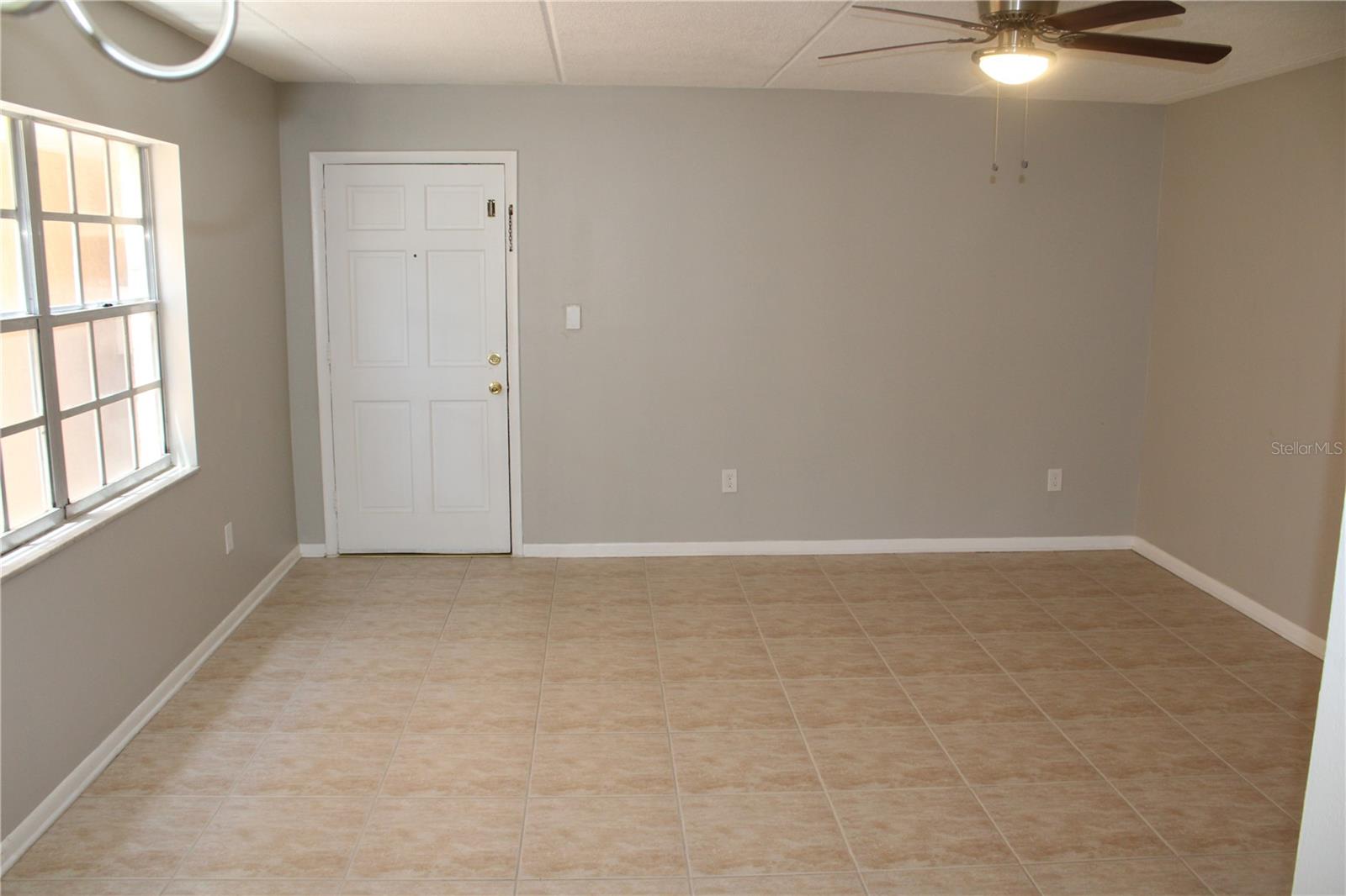 LIVING RM