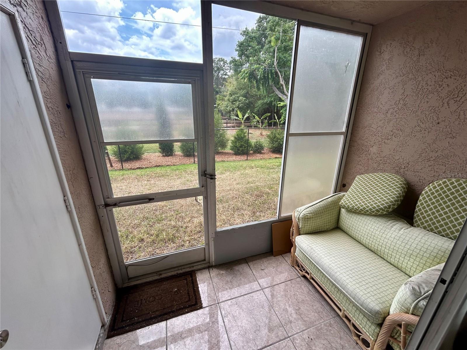 Screened Lania