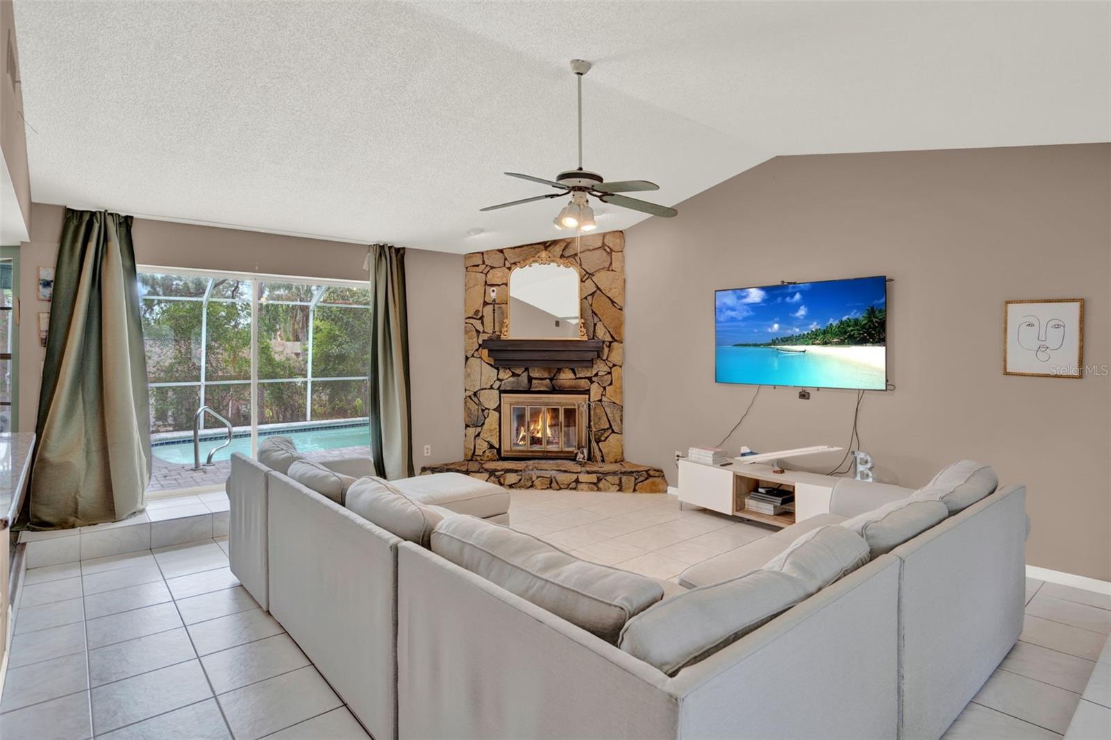SUNKEN LIVINGROOM