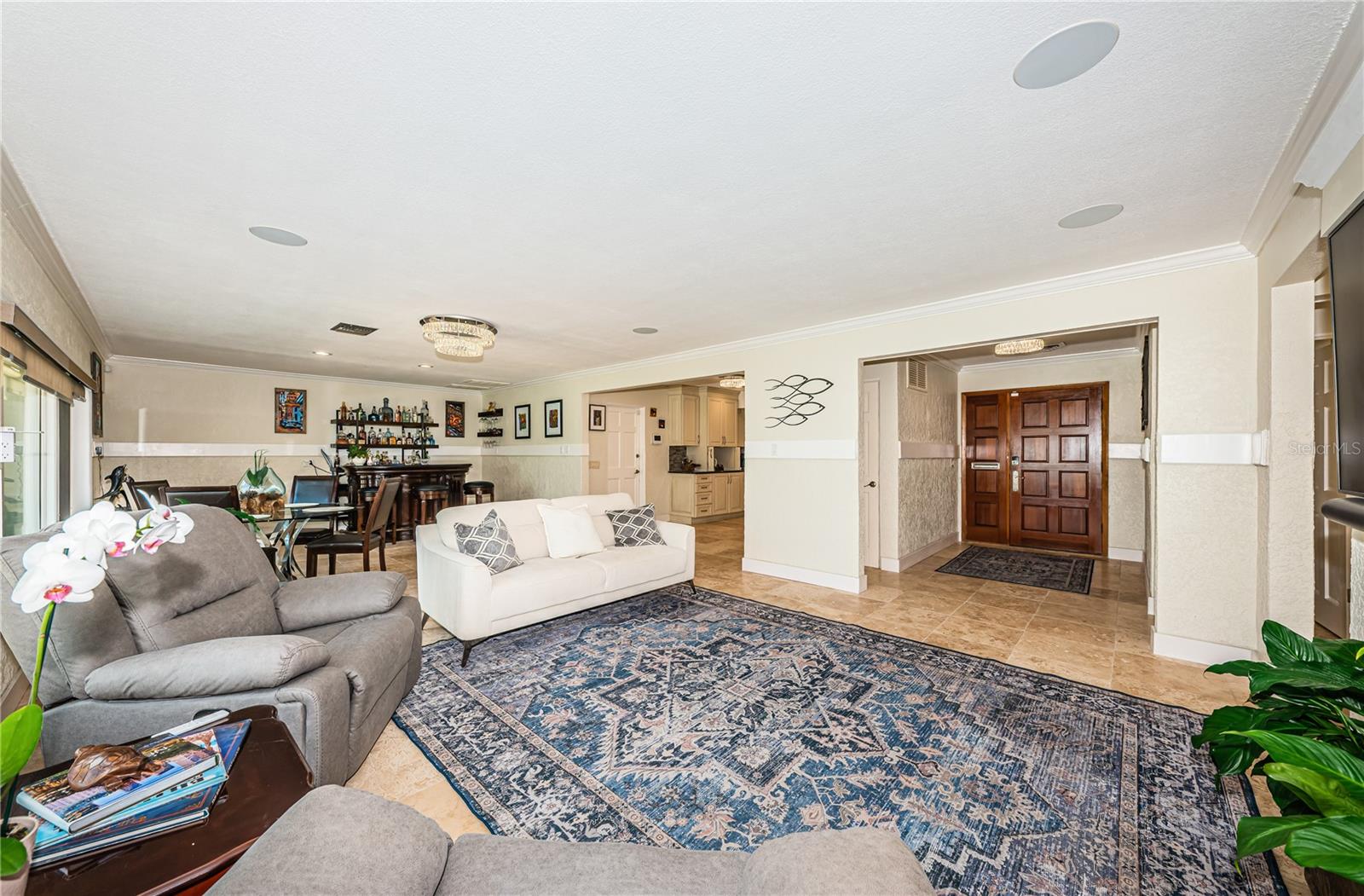 open floor plan living/dining