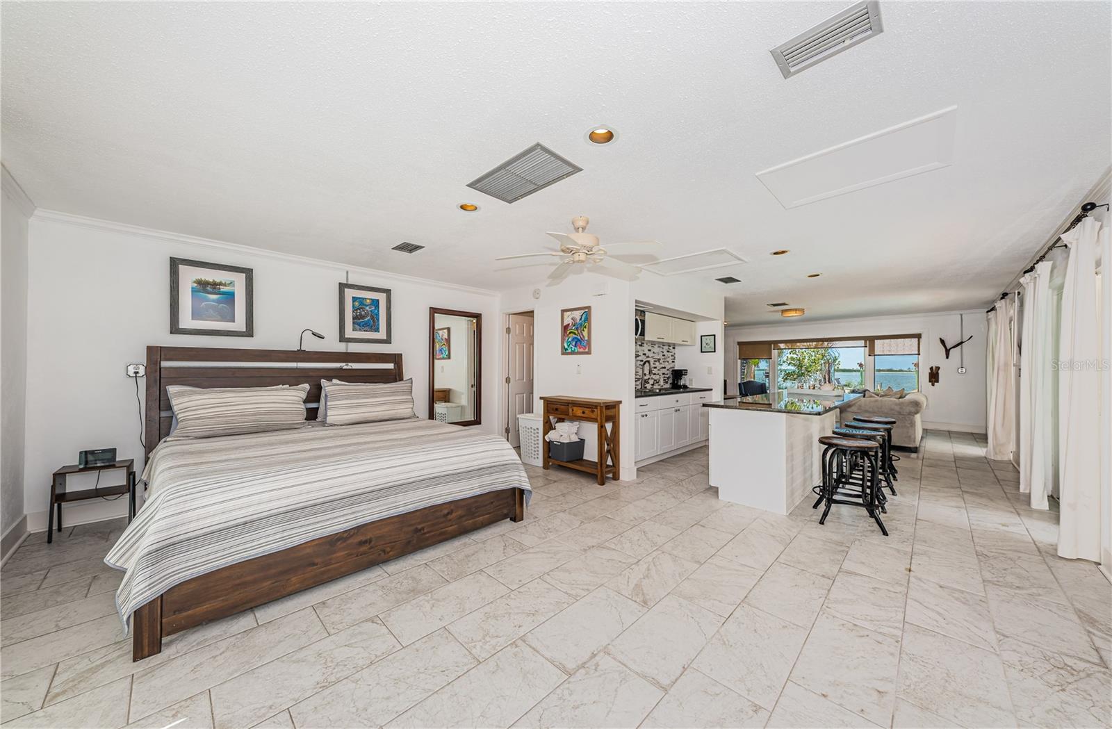 Guest suite