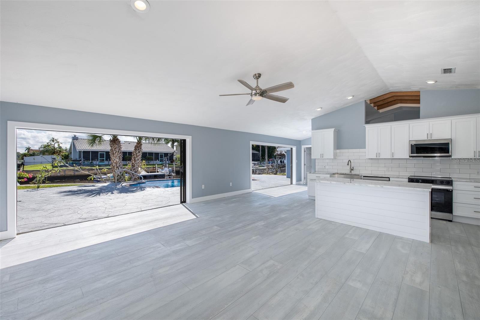 Wonderful Bright Great Room and kitchen